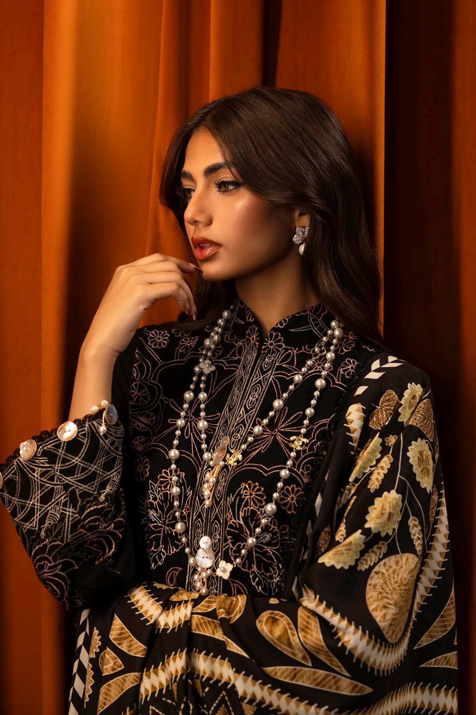 Sana Safinaz Muzlin 4B Embroidered Khaddar 3 Piece Suit SAN324