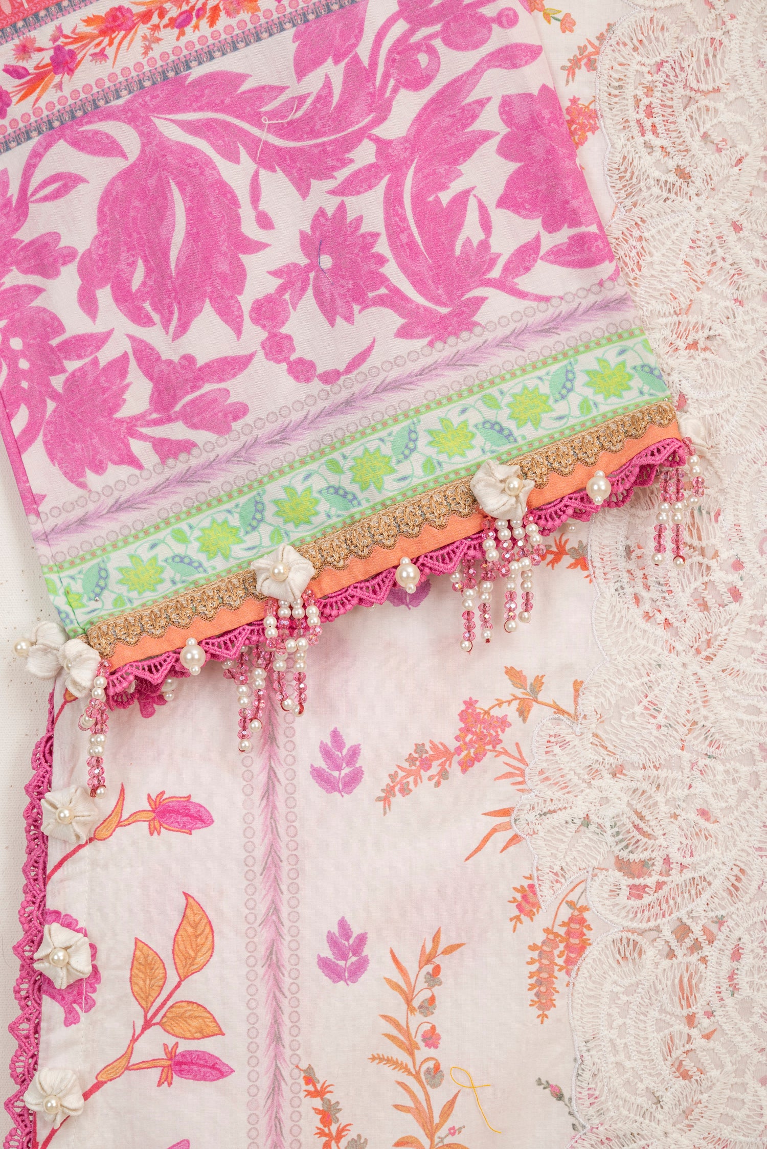 Sana Safinaz Muzlin 5B Embroidered Lawn 3 Piece Shalwar Kameez SAN338