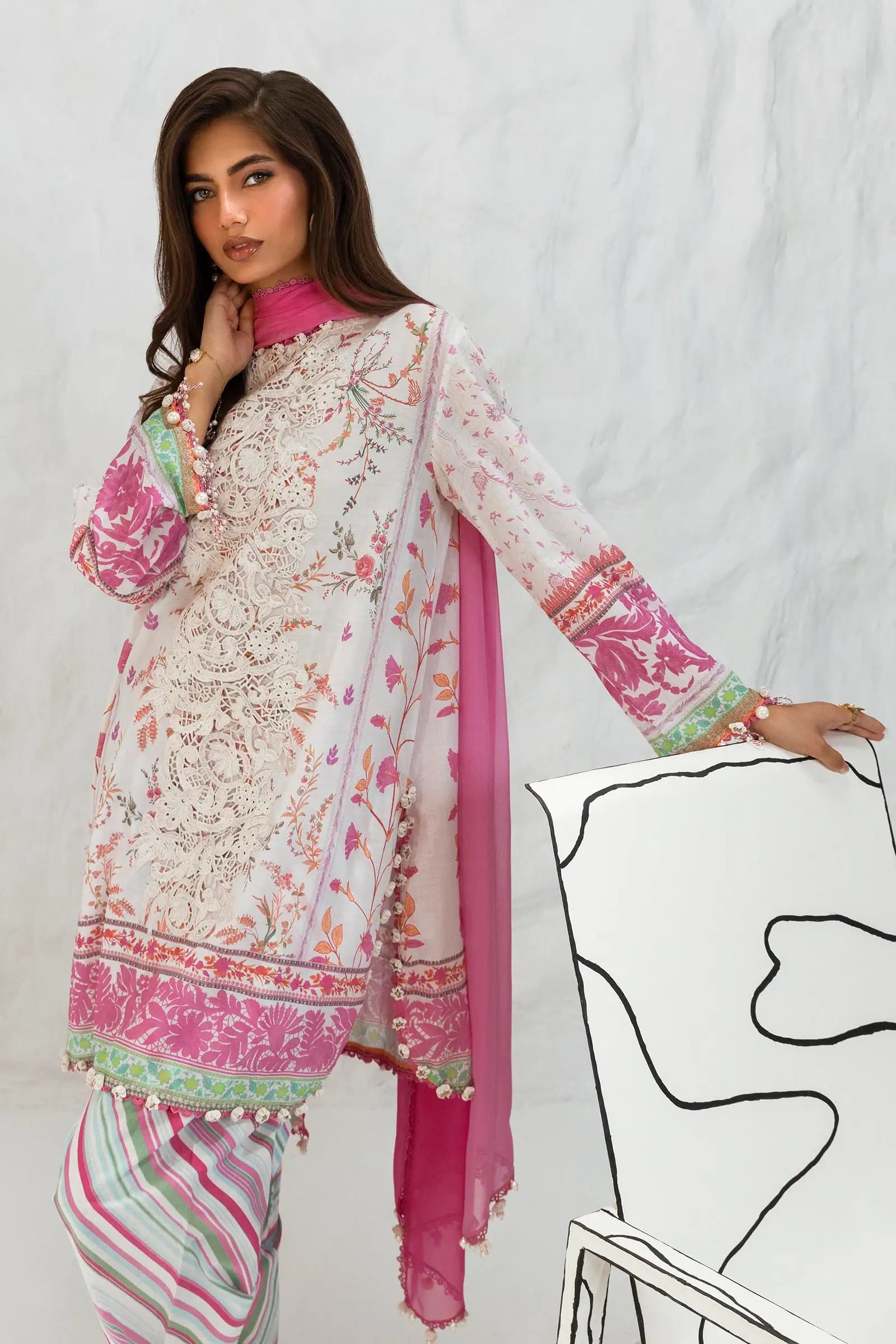 Sana Safinaz Muzlin 5B Embroidered Lawn 3 Piece Shalwar Kameez SAN338