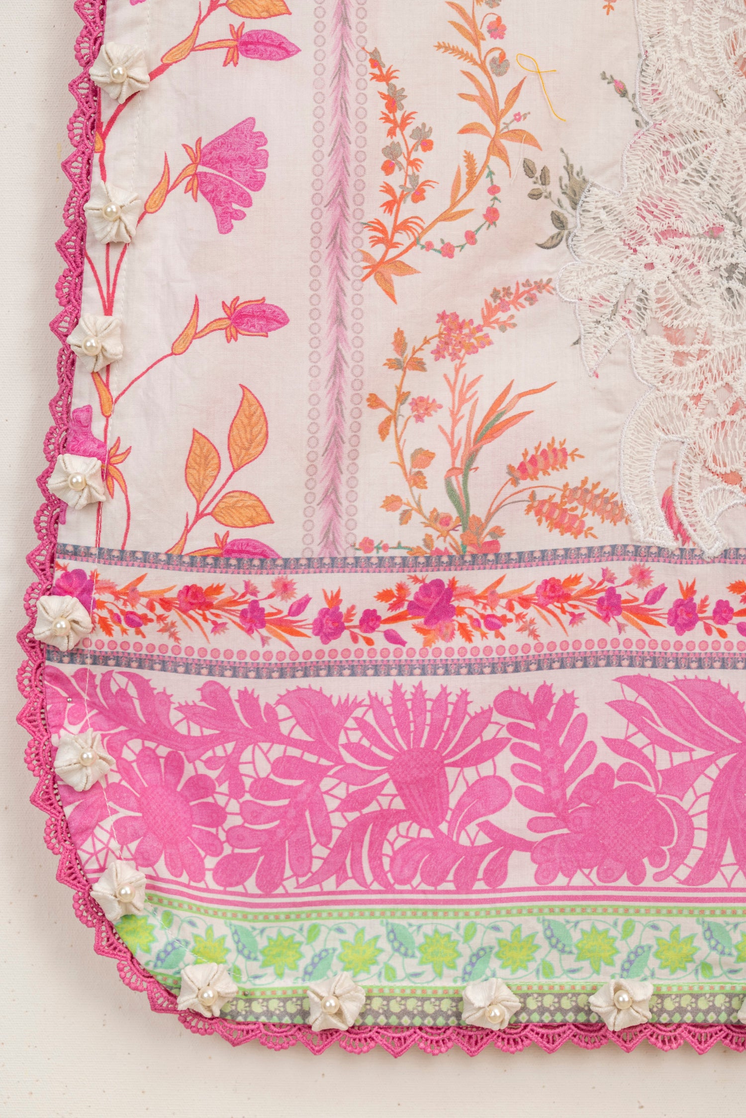 Sana Safinaz Muzlin 5B Embroidered Lawn 3 Piece Shalwar Kameez SAN338