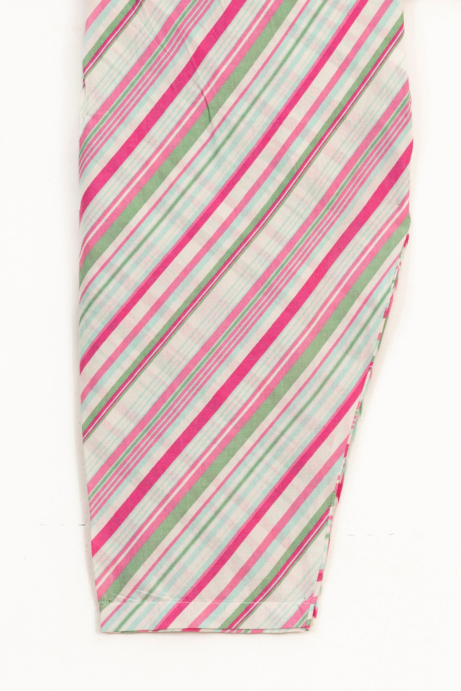 Sana Safinaz Muzlin 5B Embroidered Lawn 3 Piece Shalwar Kameez SAN338