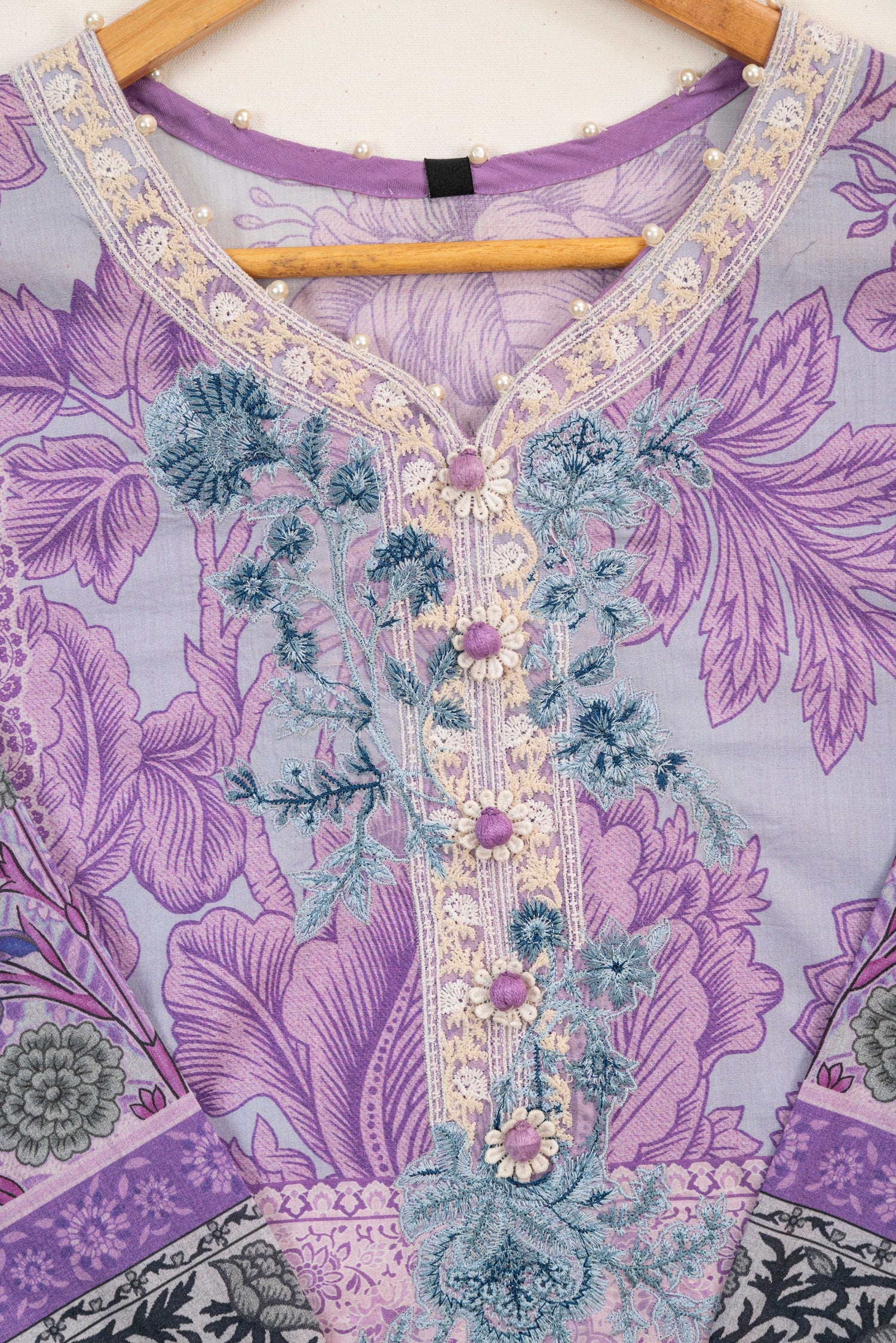 Sana Safinaz Muzlin 6B Embroidered Lawn 3 Piece Suit SAN339