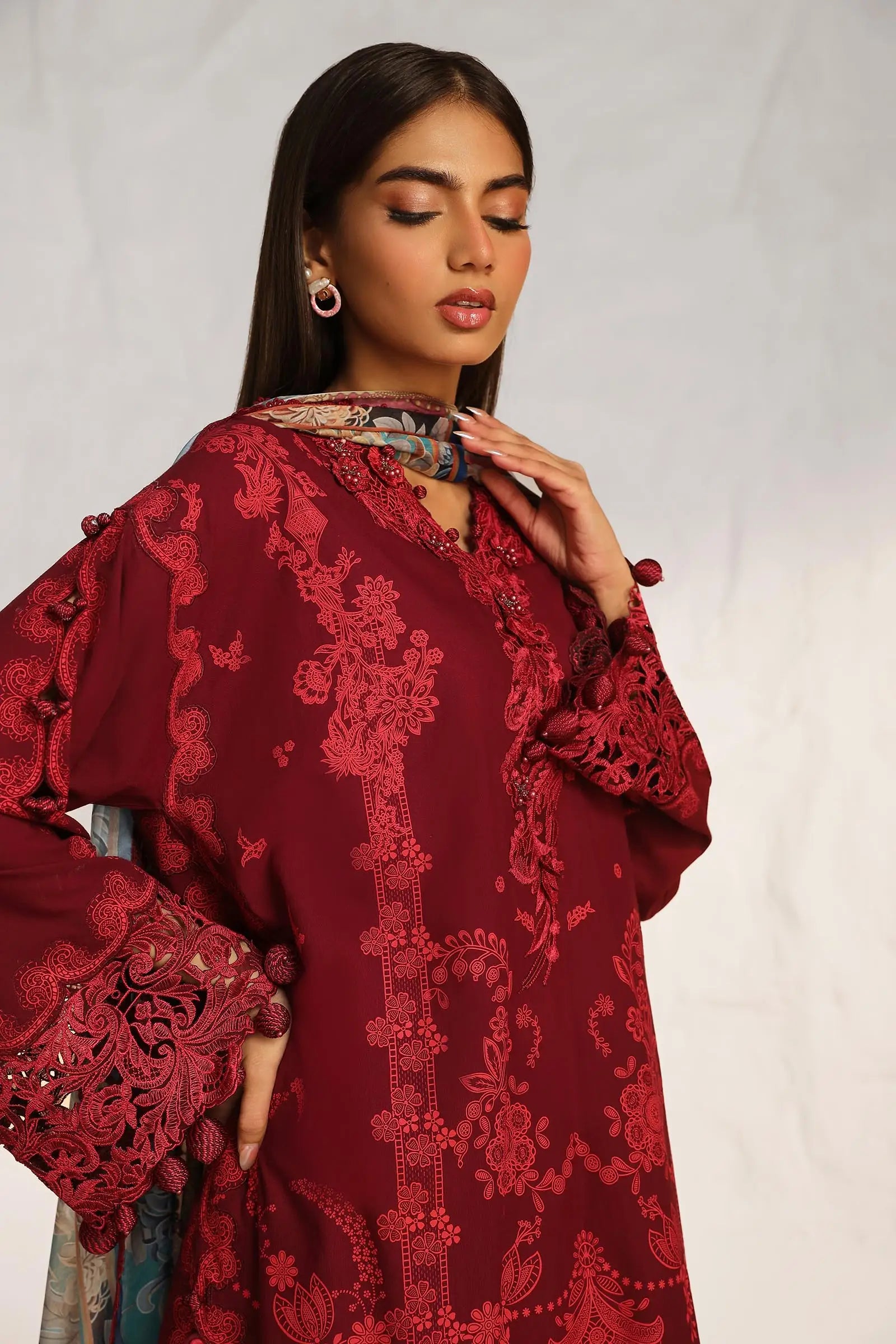 Sana Safinaz Muzlin 8B Embroidered Lawn 3 Piece Suit SAN340