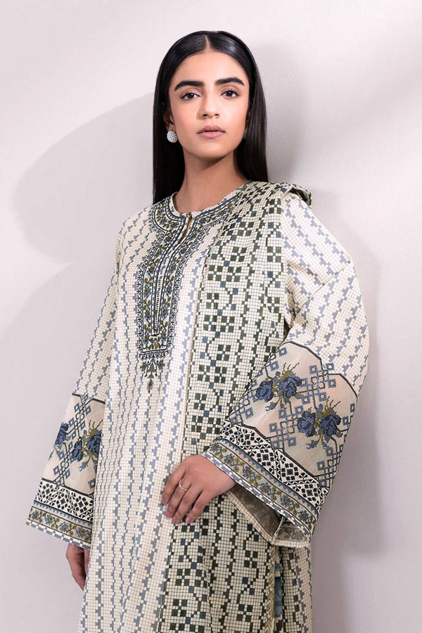 Sapphire Embroidered Lawn 3 Piece Suit SAP222