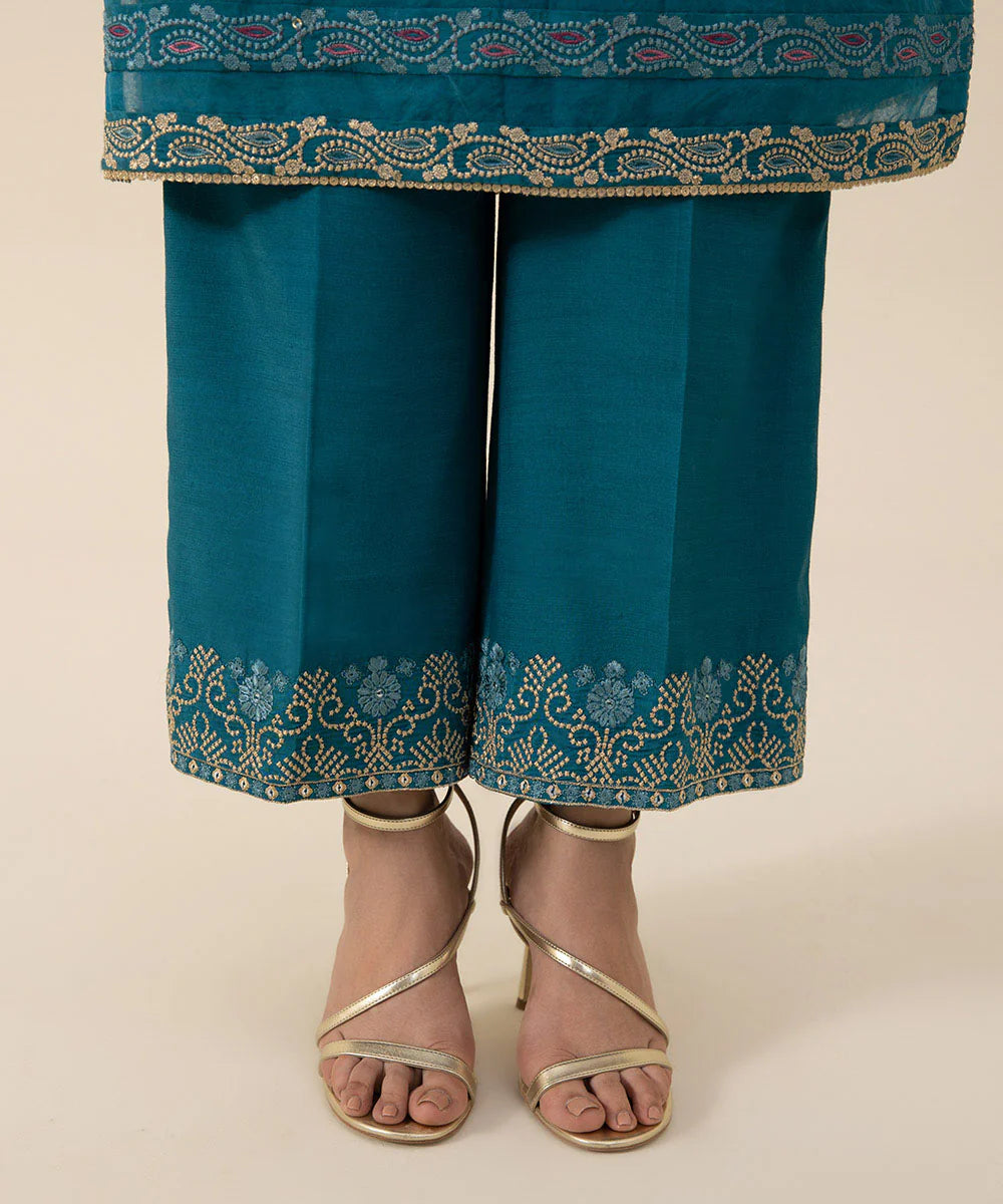 Sapphire Embroidered Khaddi Net 3 Piece Suit SAP195