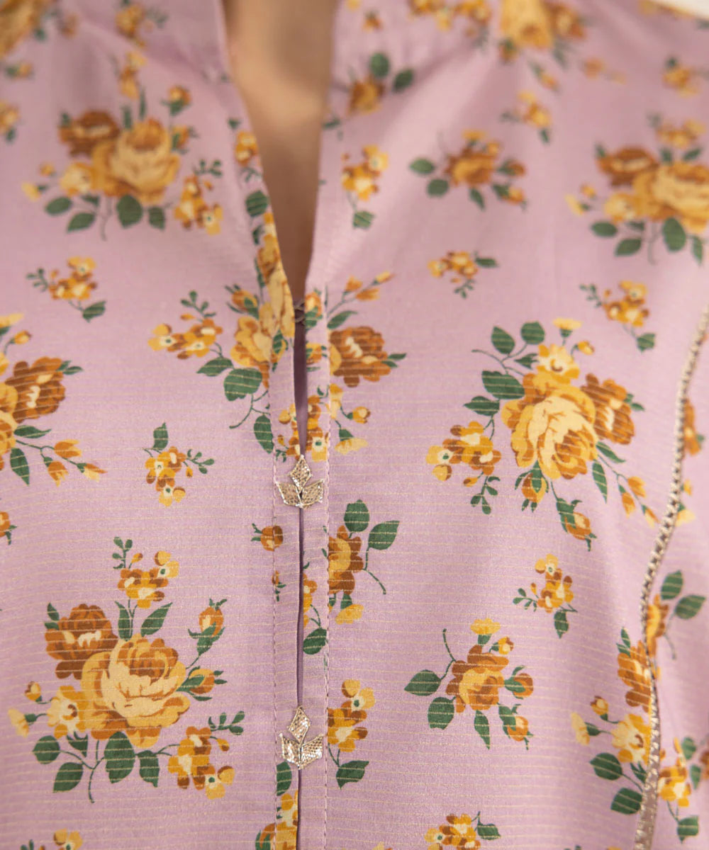 Sapphire Zari Lawn 3 Piece Suit SAP204