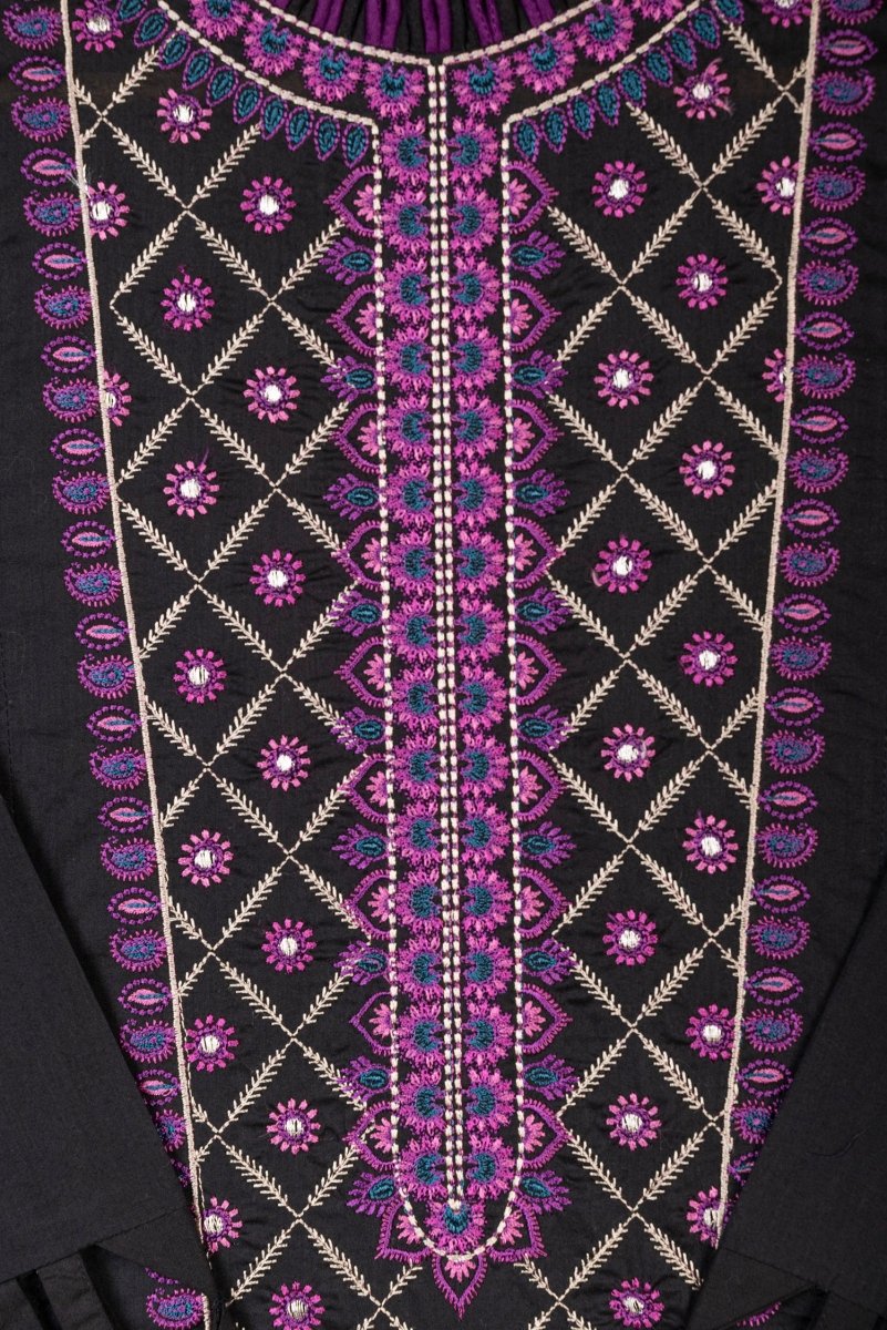 Sapphire Embroidered Lawn 3 Piece Suit SAP145 - Designer dhaage