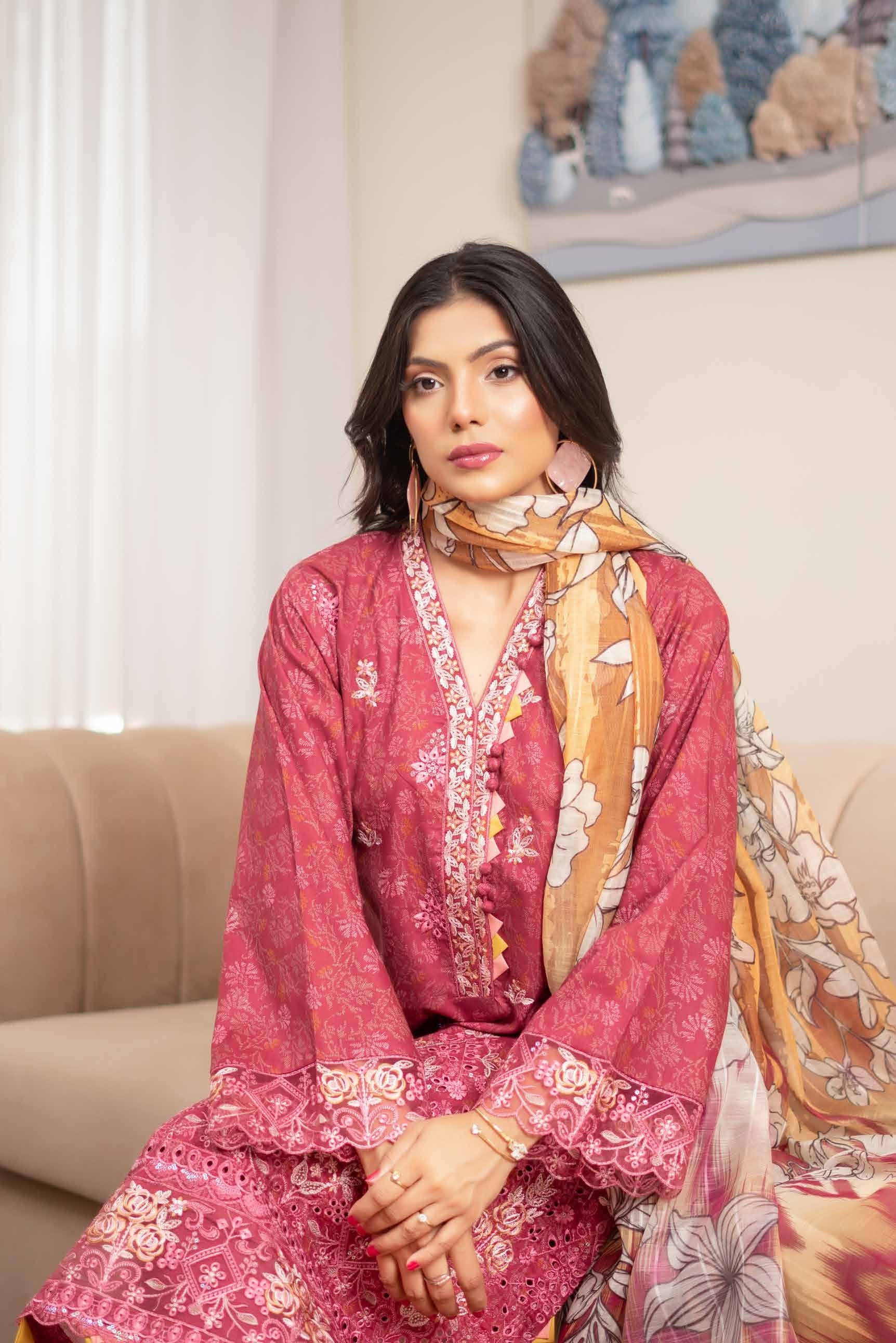Munira Embroidered Lawn 3 Piece Suit MUN668