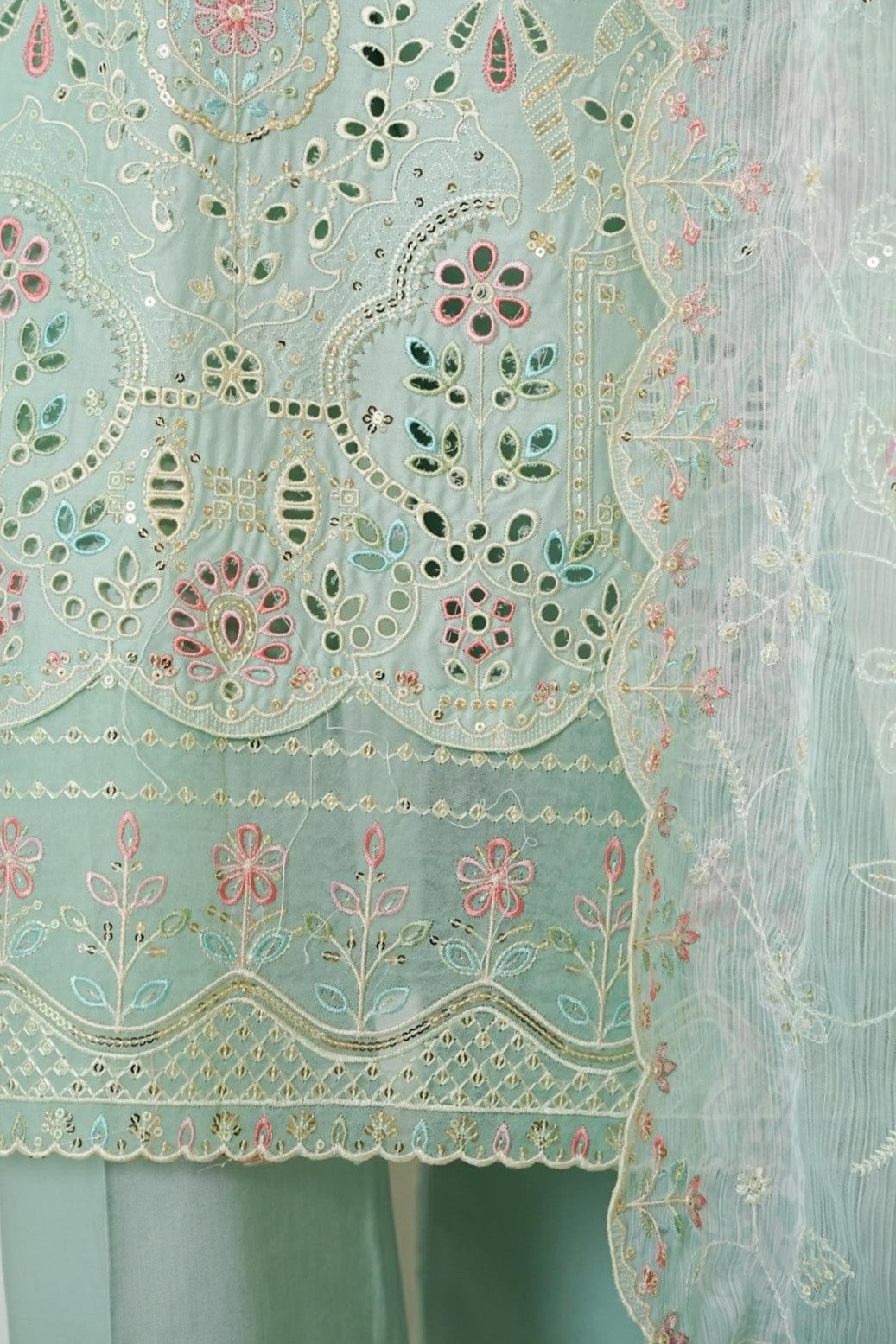 Bin Saeed Luxury Lawn 3 Piece Suit BIN219