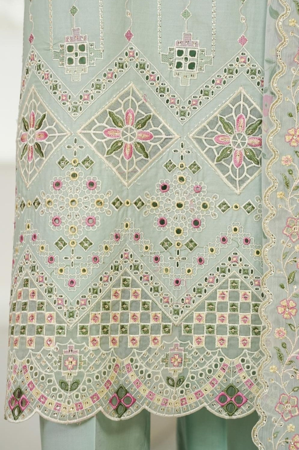 Bin Saeed Luxury Lawn 3 Piece Suit BIN221