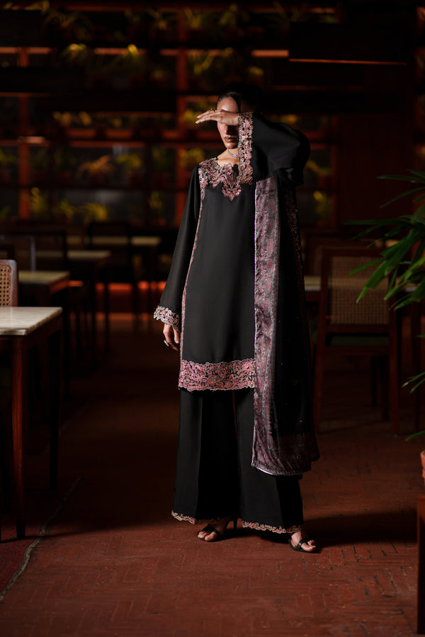 Casual Lite Festive Obsidian Grace CAS31