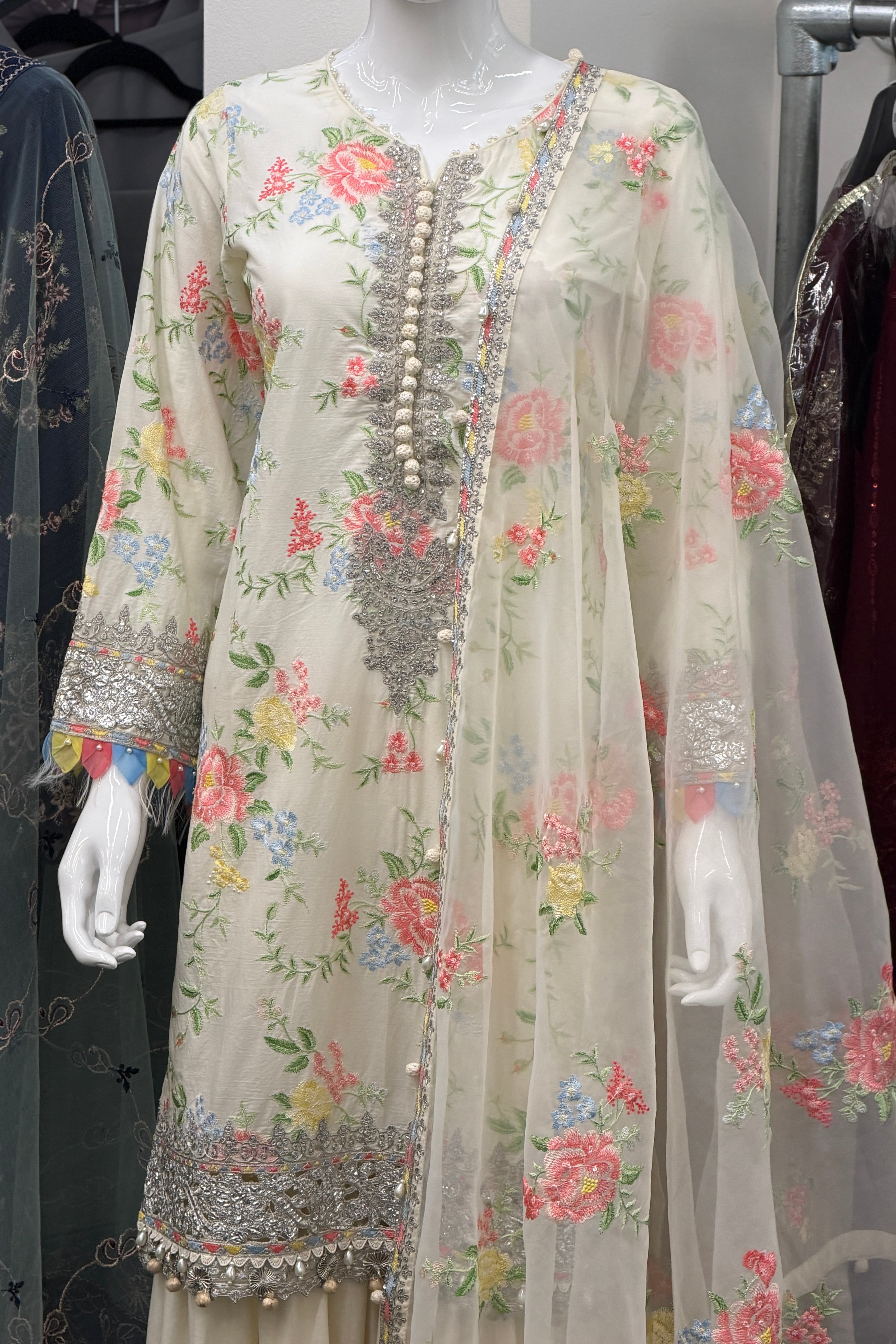 Maria B Luxury Lawn 3 Piece Gharara MAR186