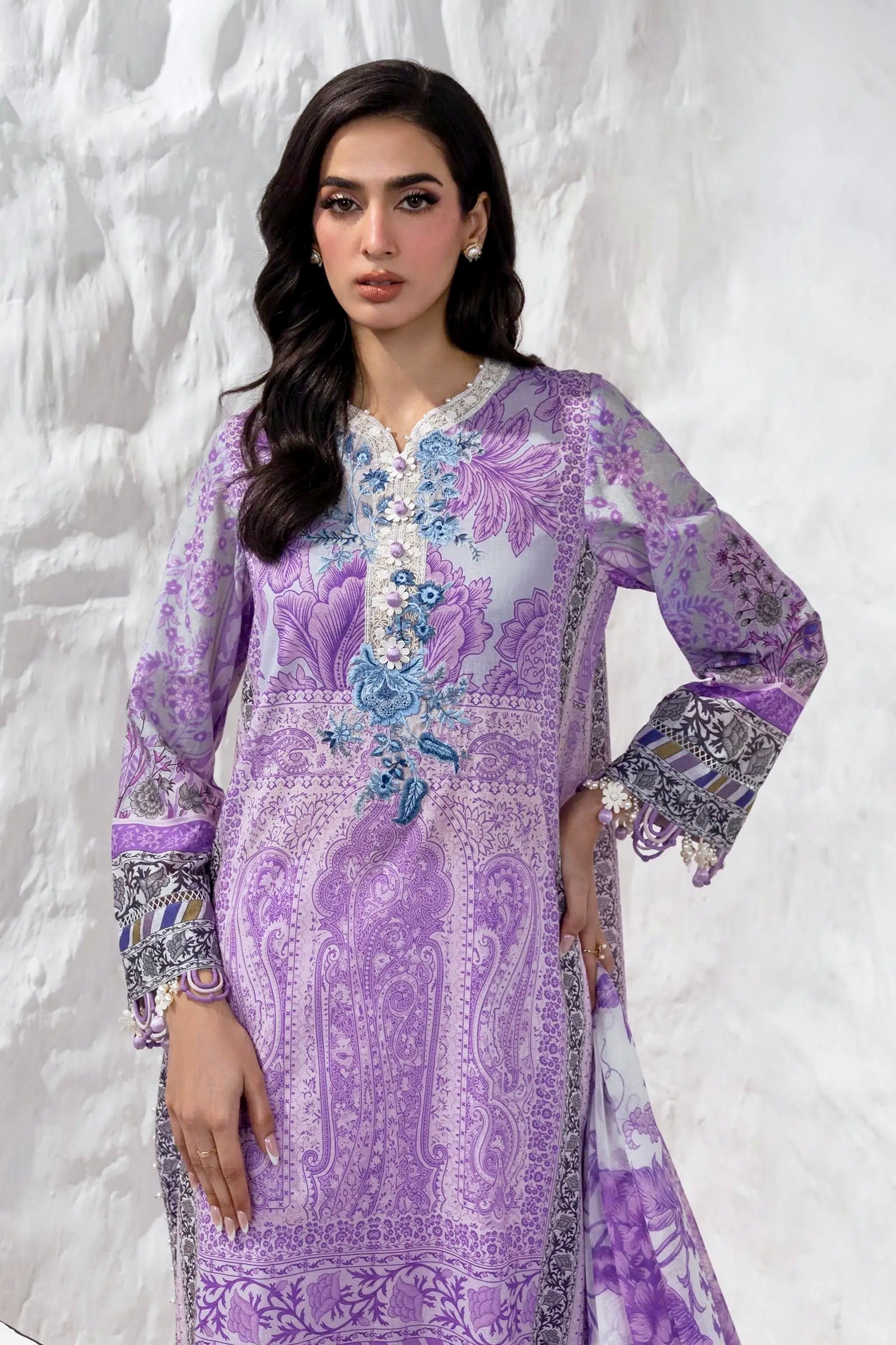 Sana Safinaz Muzlin 6B Embroidered Lawn 3 Piece Suit SAN339