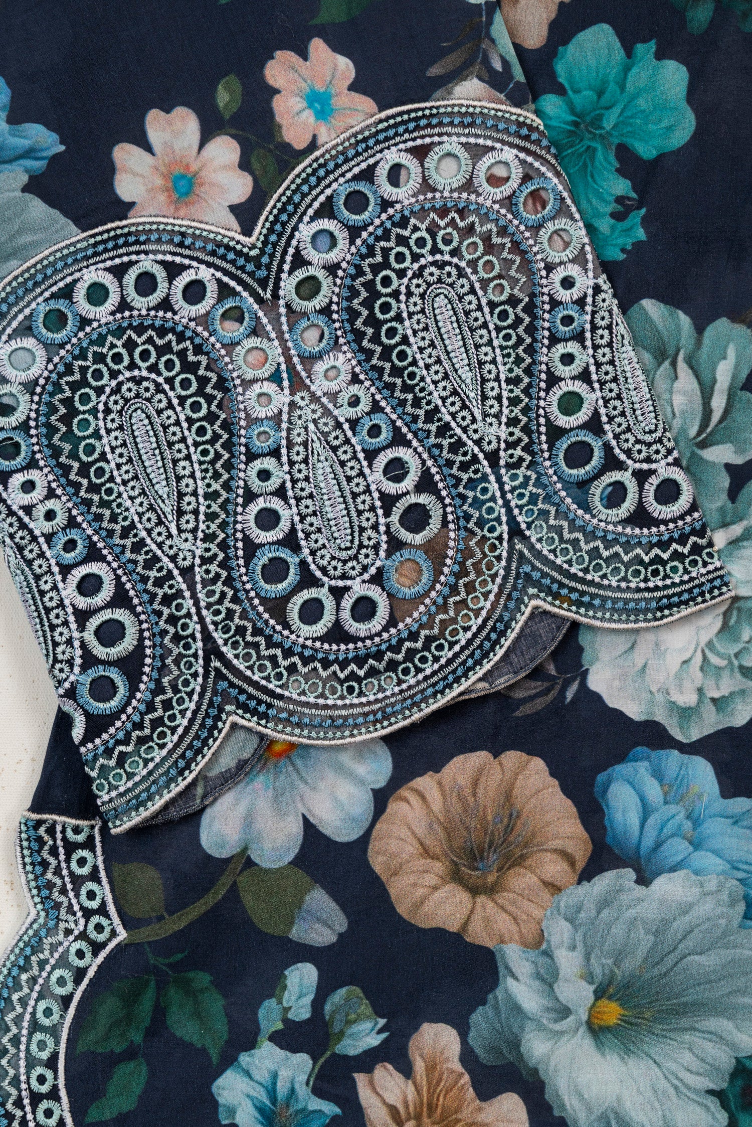 Farasha Embroidered Lawn 3 Piece Suit FAR20