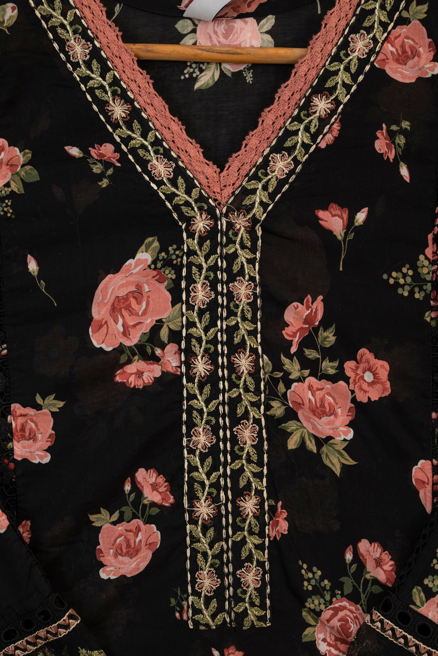Farasha Lawn Black Scarlet 4 Piece Suit FAR09