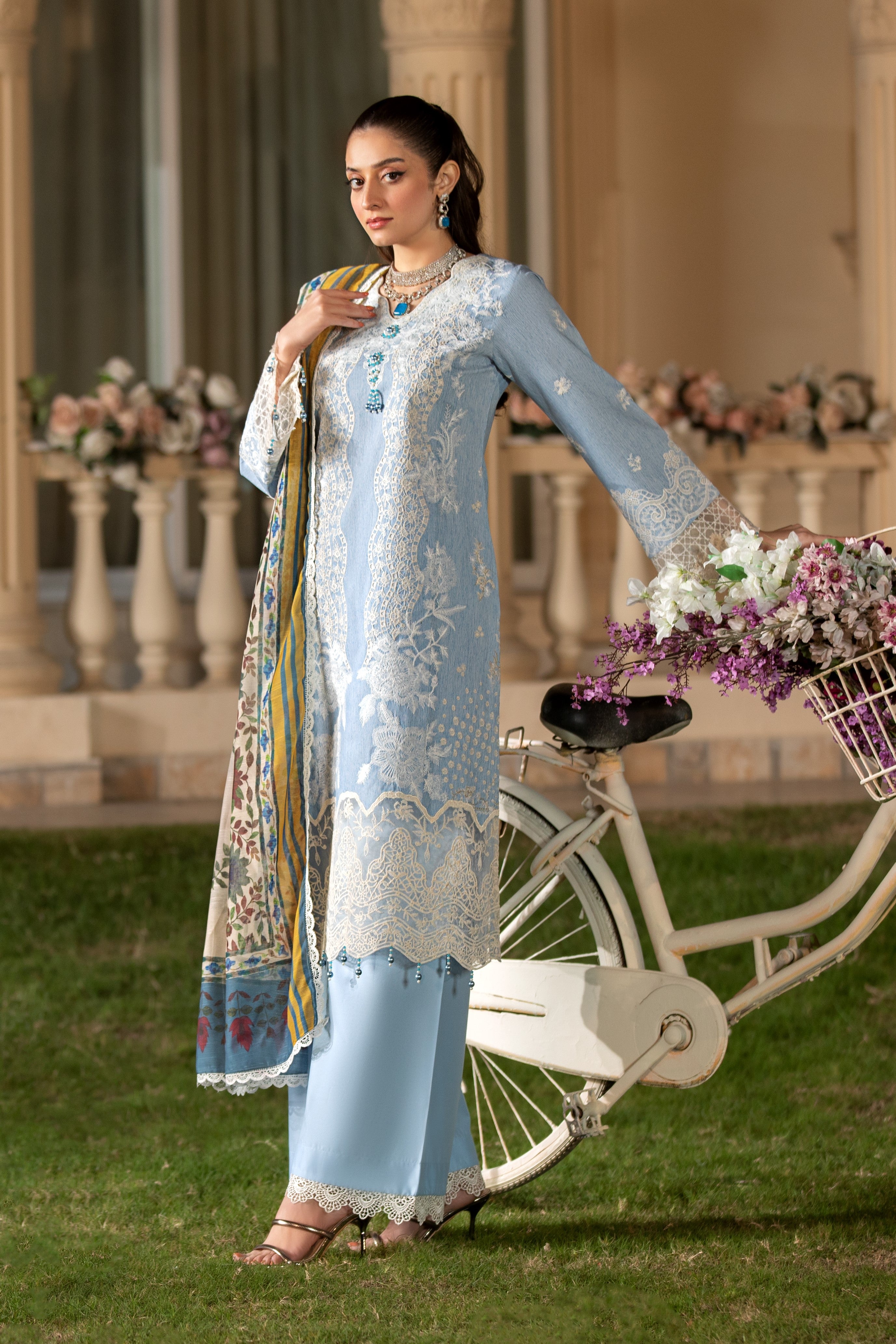 Heeras Embroidered Cambric 3 Piece Suit HEE05