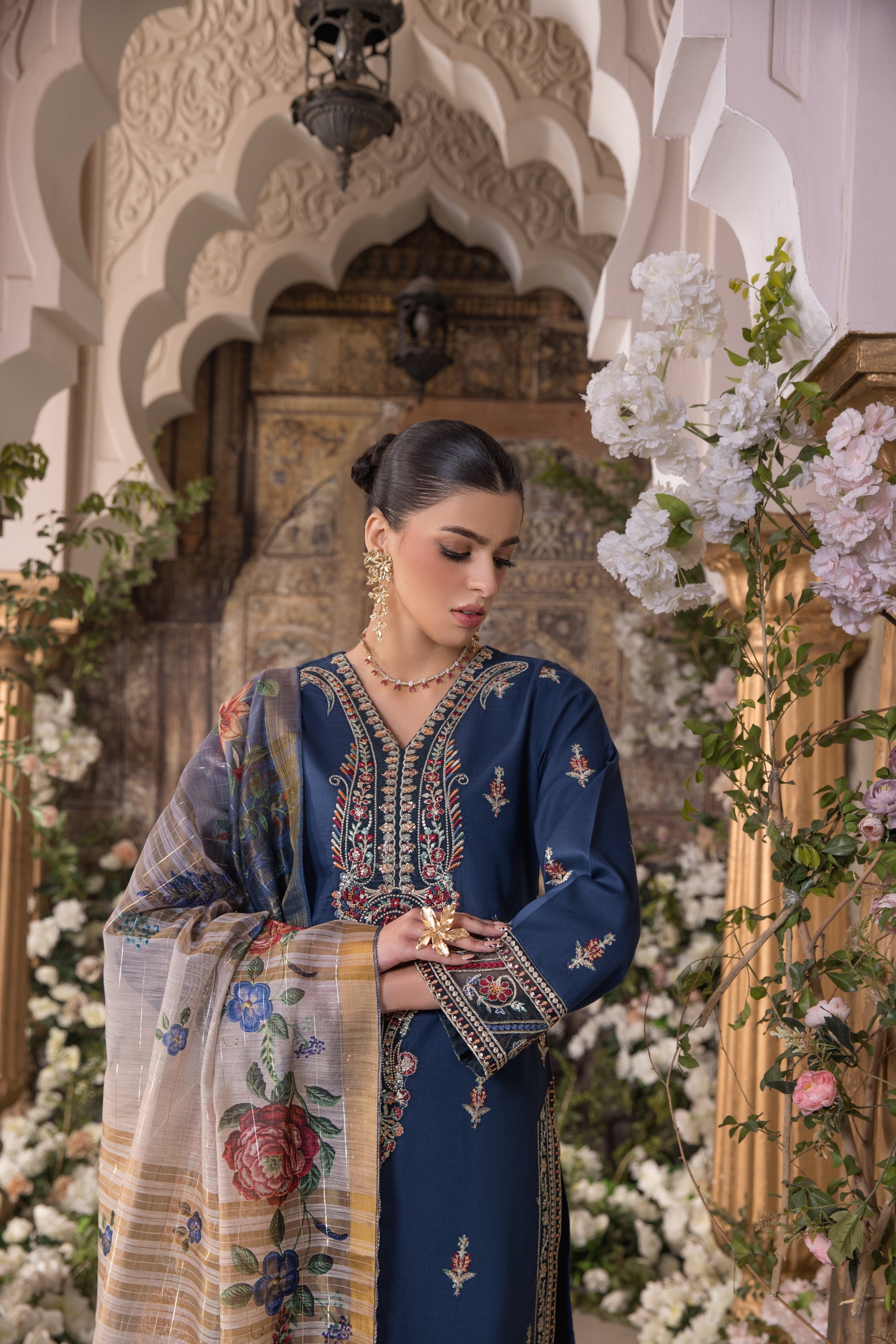 Heeras Embroidered Cambric 3 Piece Suit HEE07