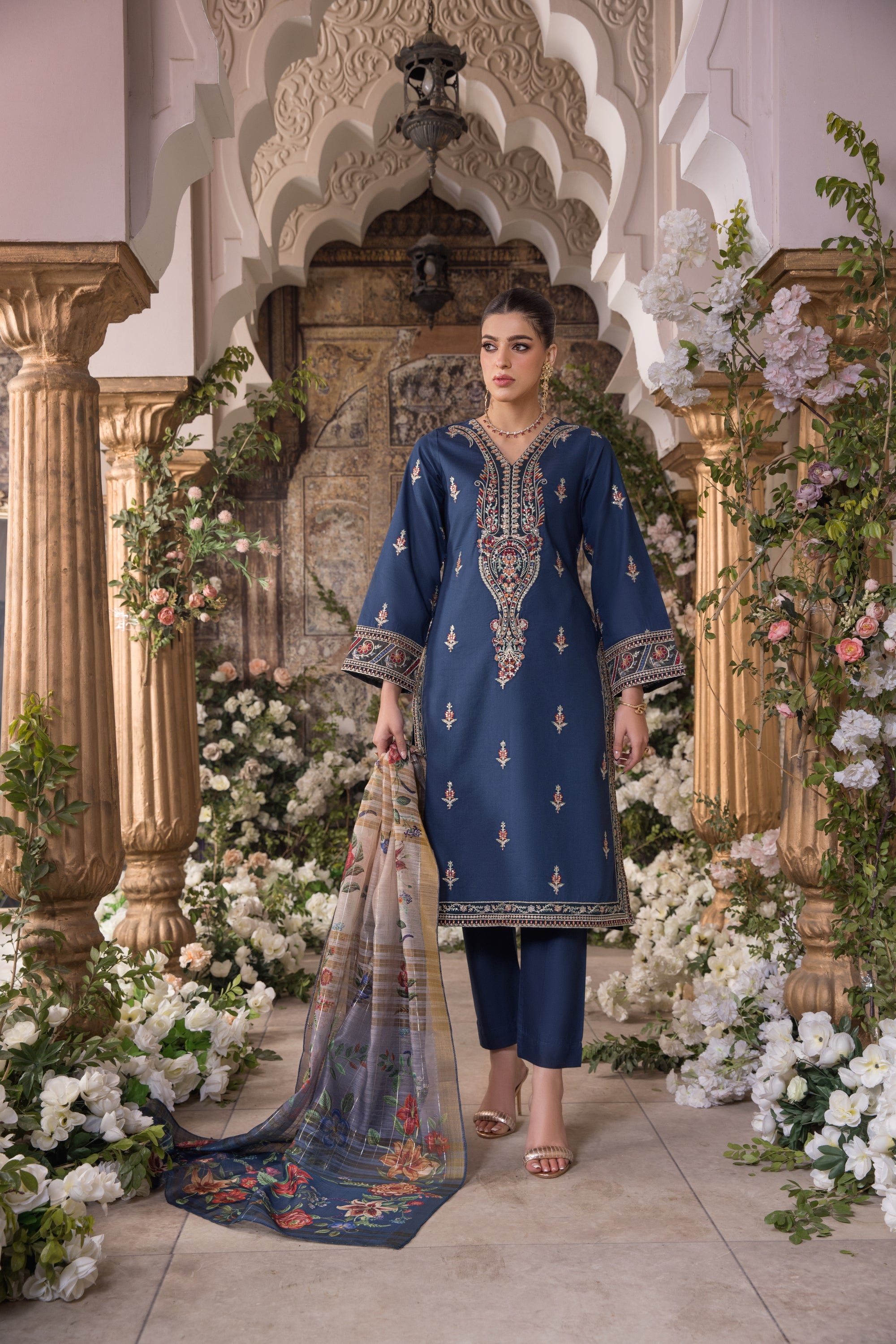 Heeras Embroidered Cambric 3 Piece Suit HEE07