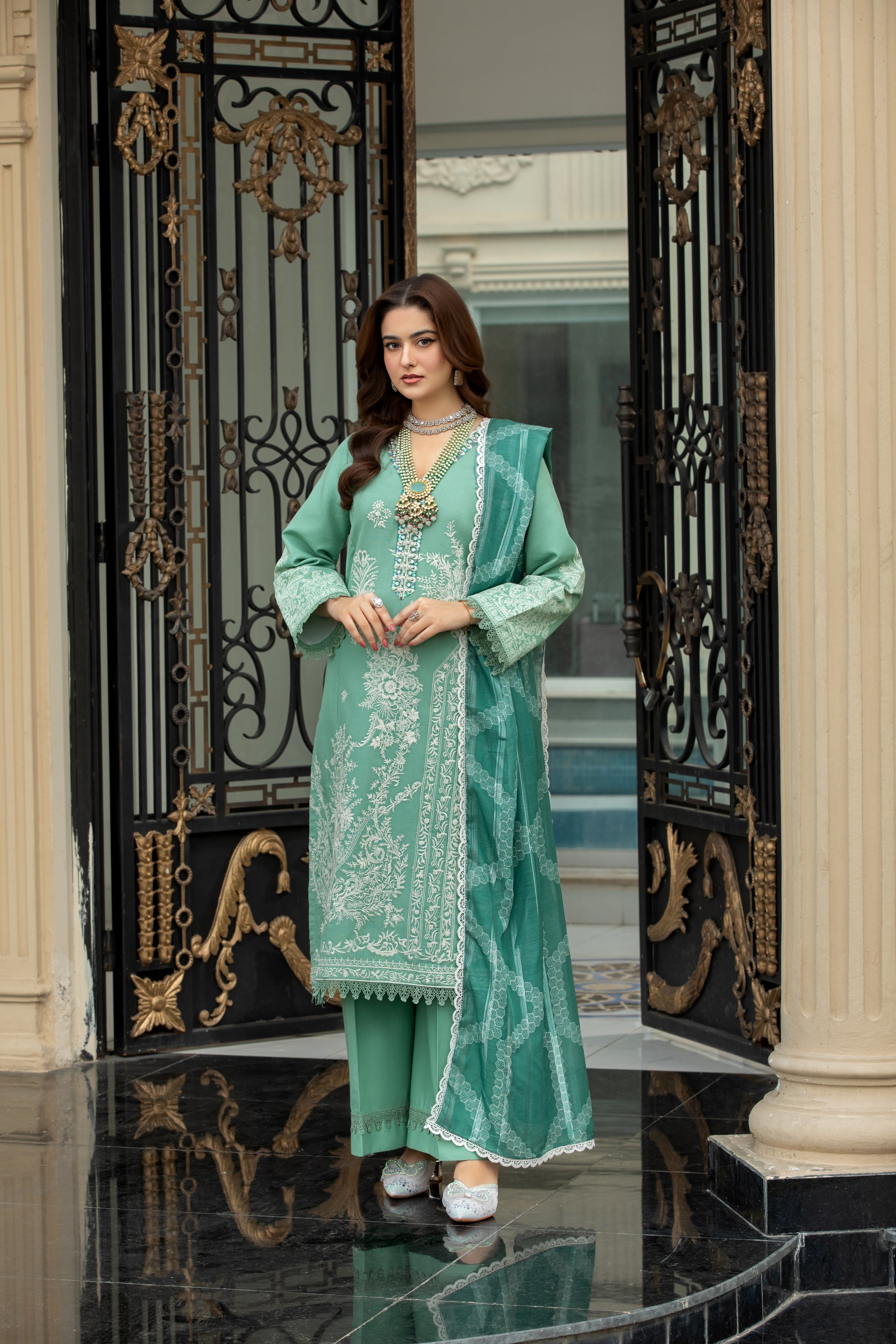 Heeras Embroidered Cambric 3 Piece Suit HEE08