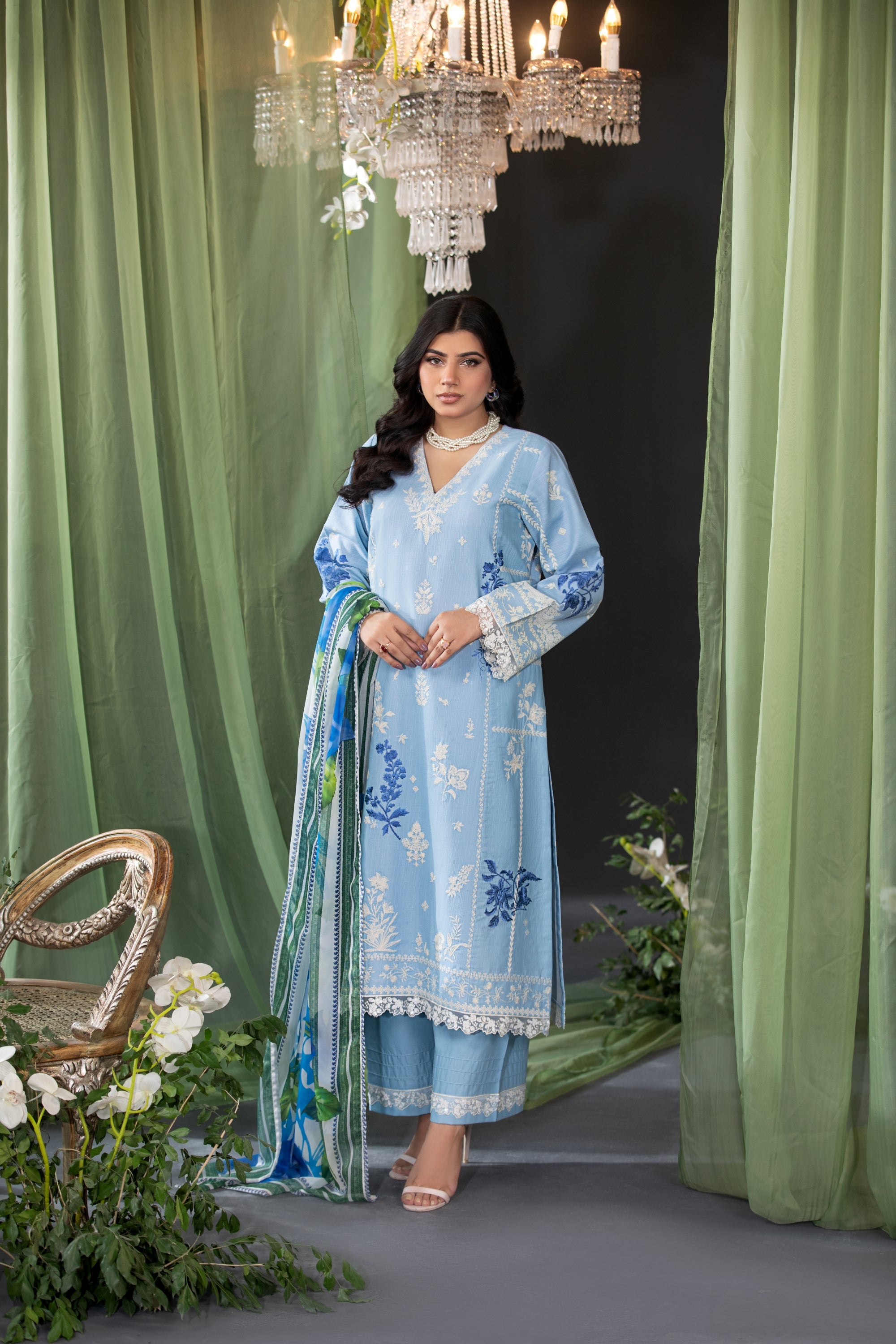 Heeras Embroidered Cambric 3 Piece Suit HEE09