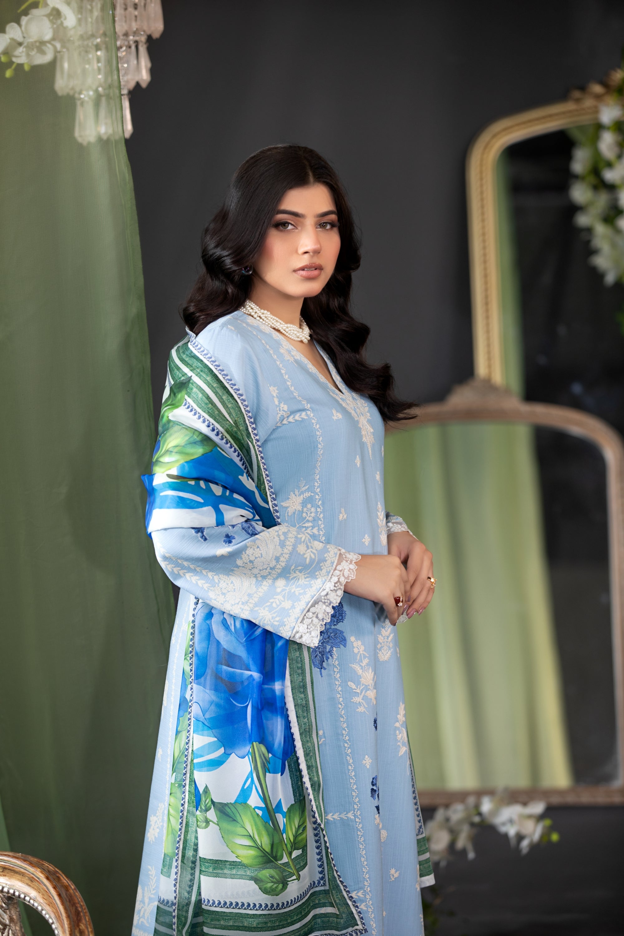 Heeras Embroidered Cambric 3 Piece Suit HEE09