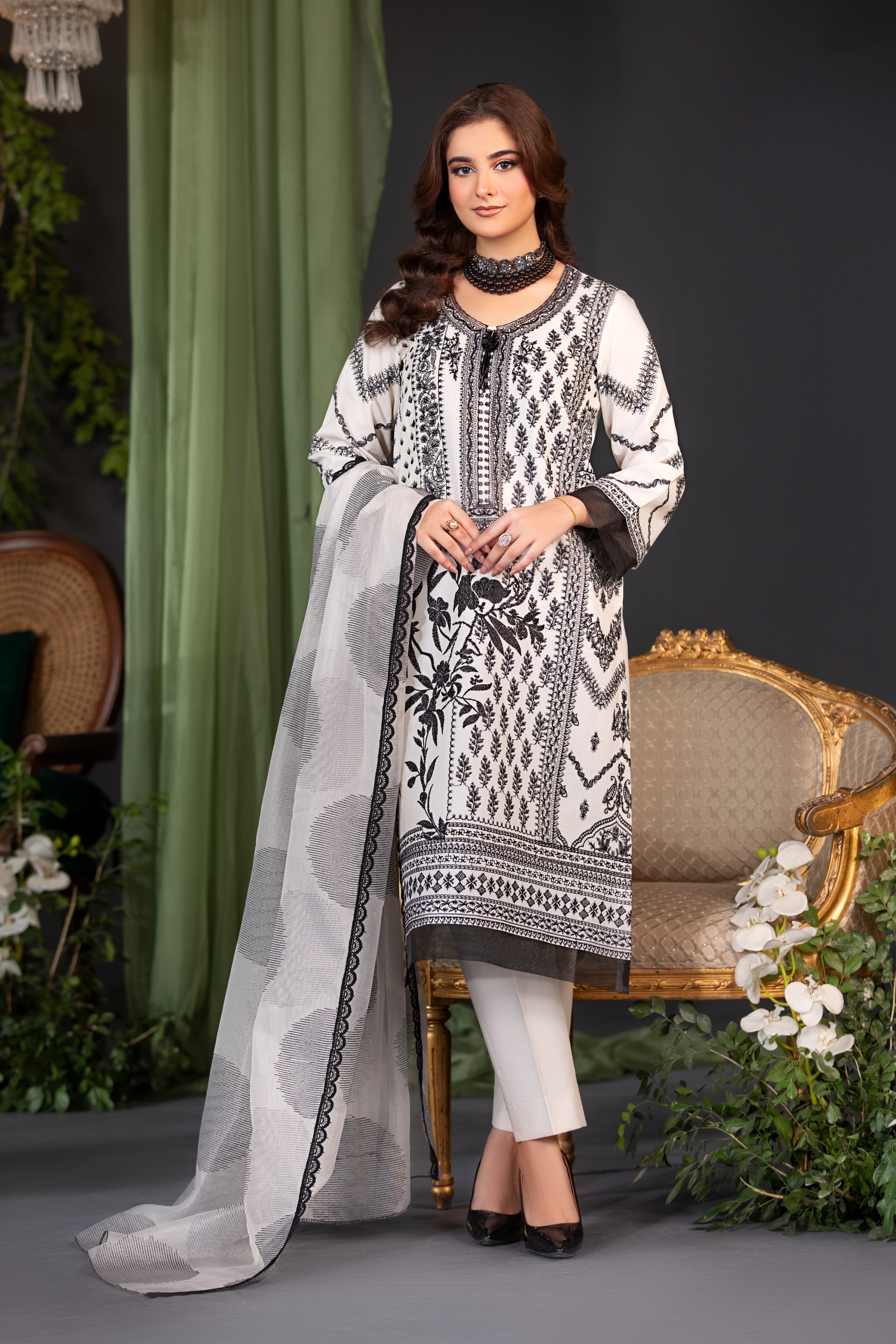 Heeras Embroidered Cambric 3 Piece Suit HEE16