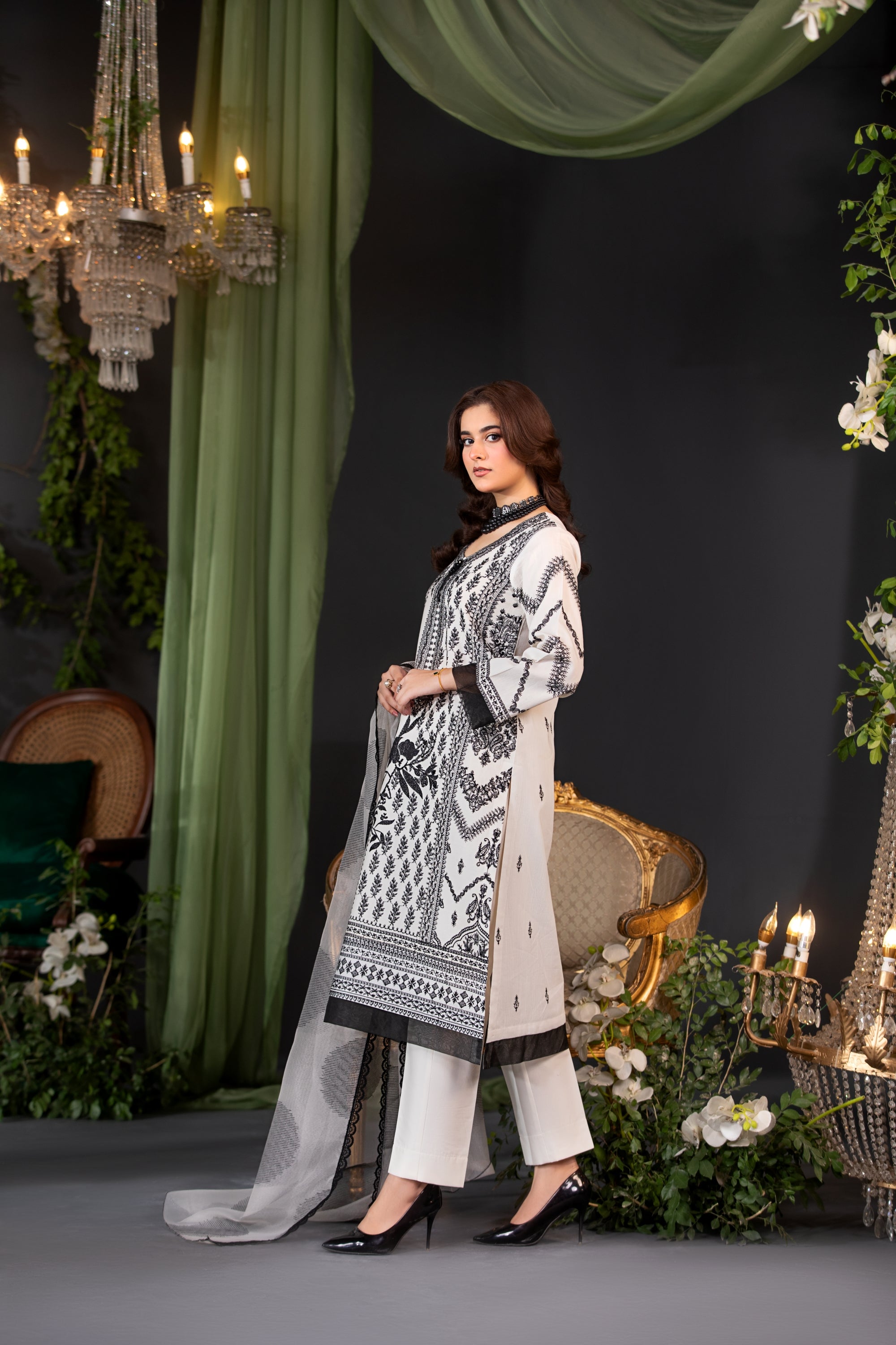 Heeras Embroidered Cambric 3 Piece Suit HEE16