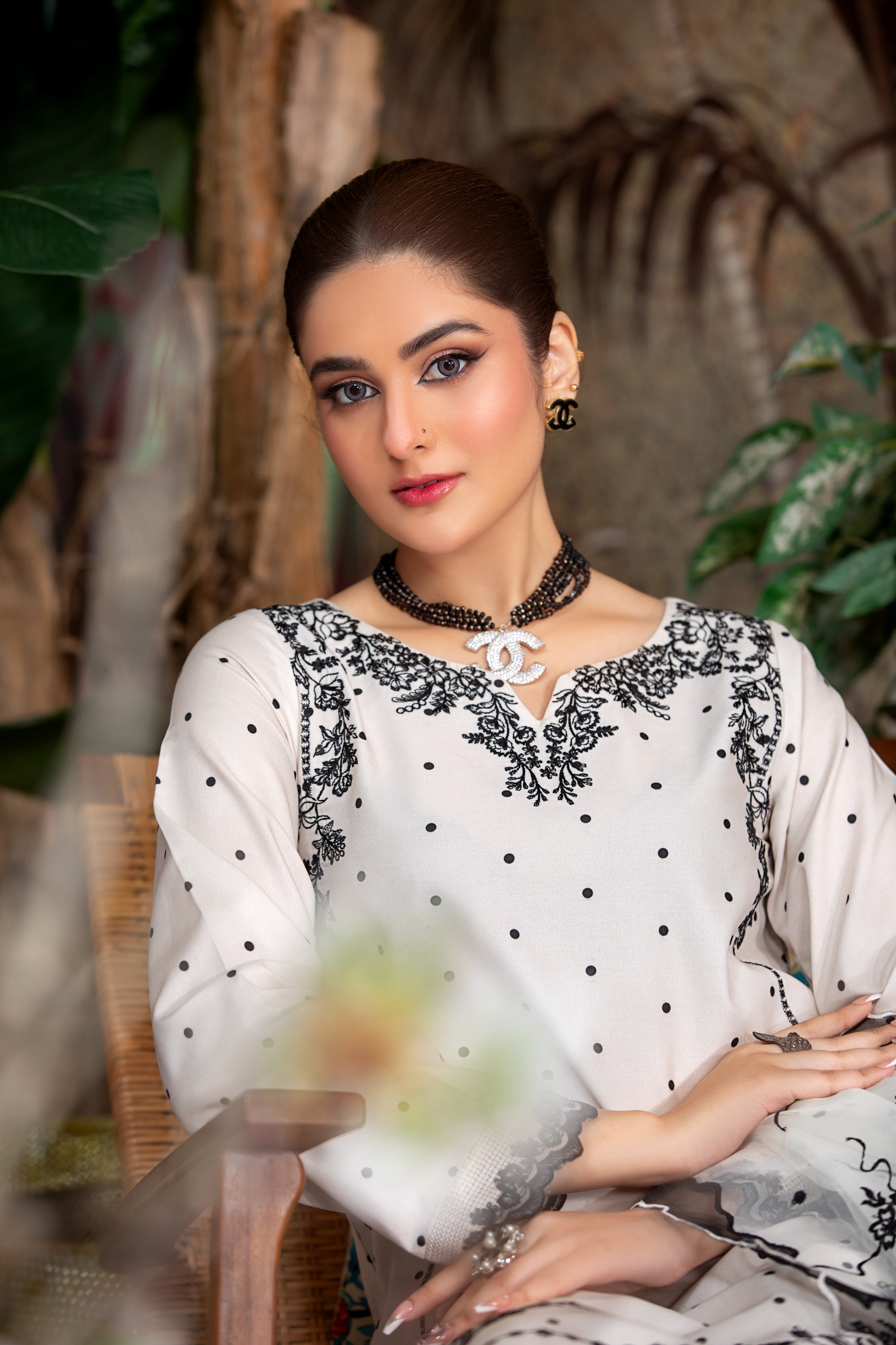 Heeras Embroidered Cambric 3 Piece Suit HEE03