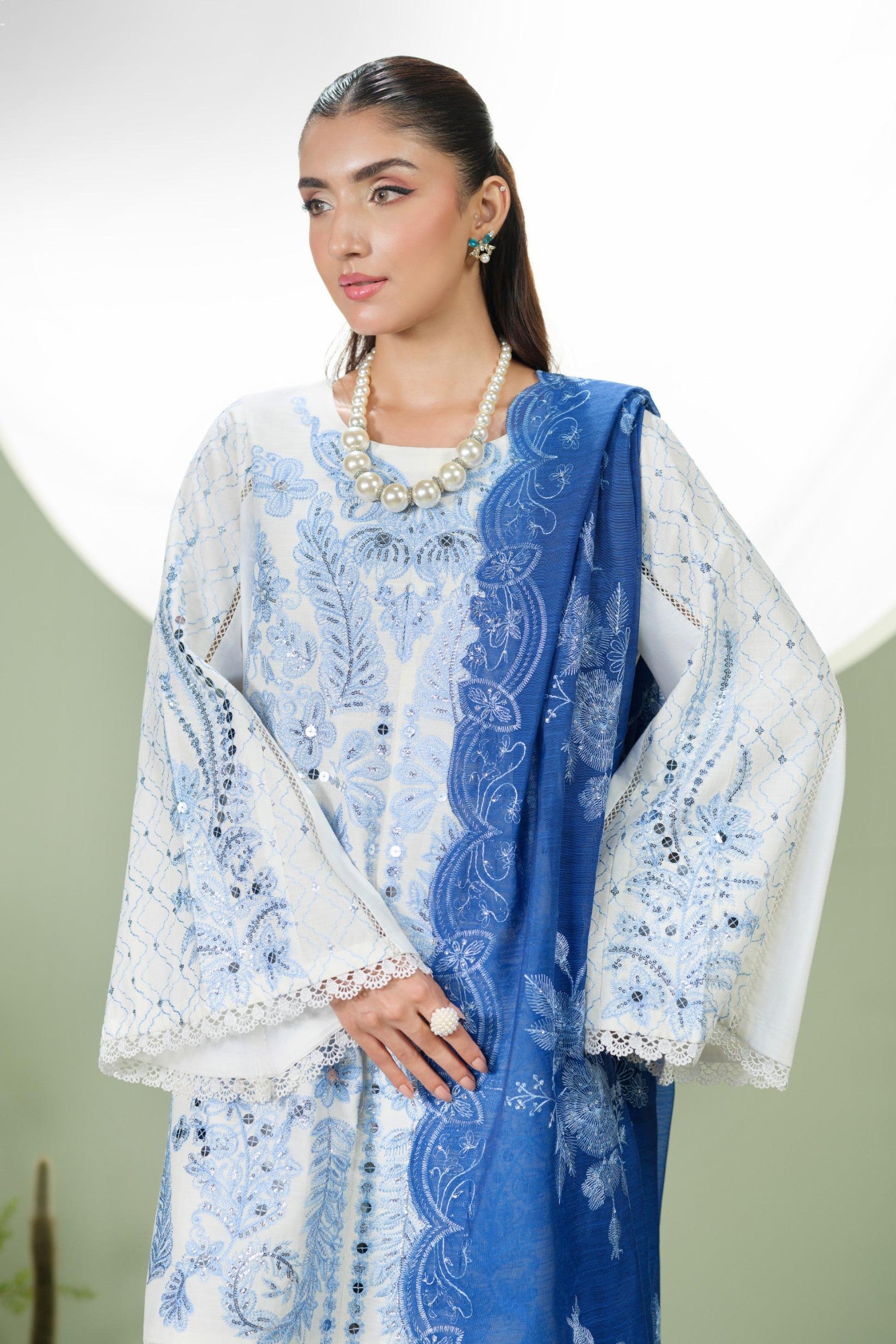 Heeras Embroidered Cambric 3 Piece Suit HEE72