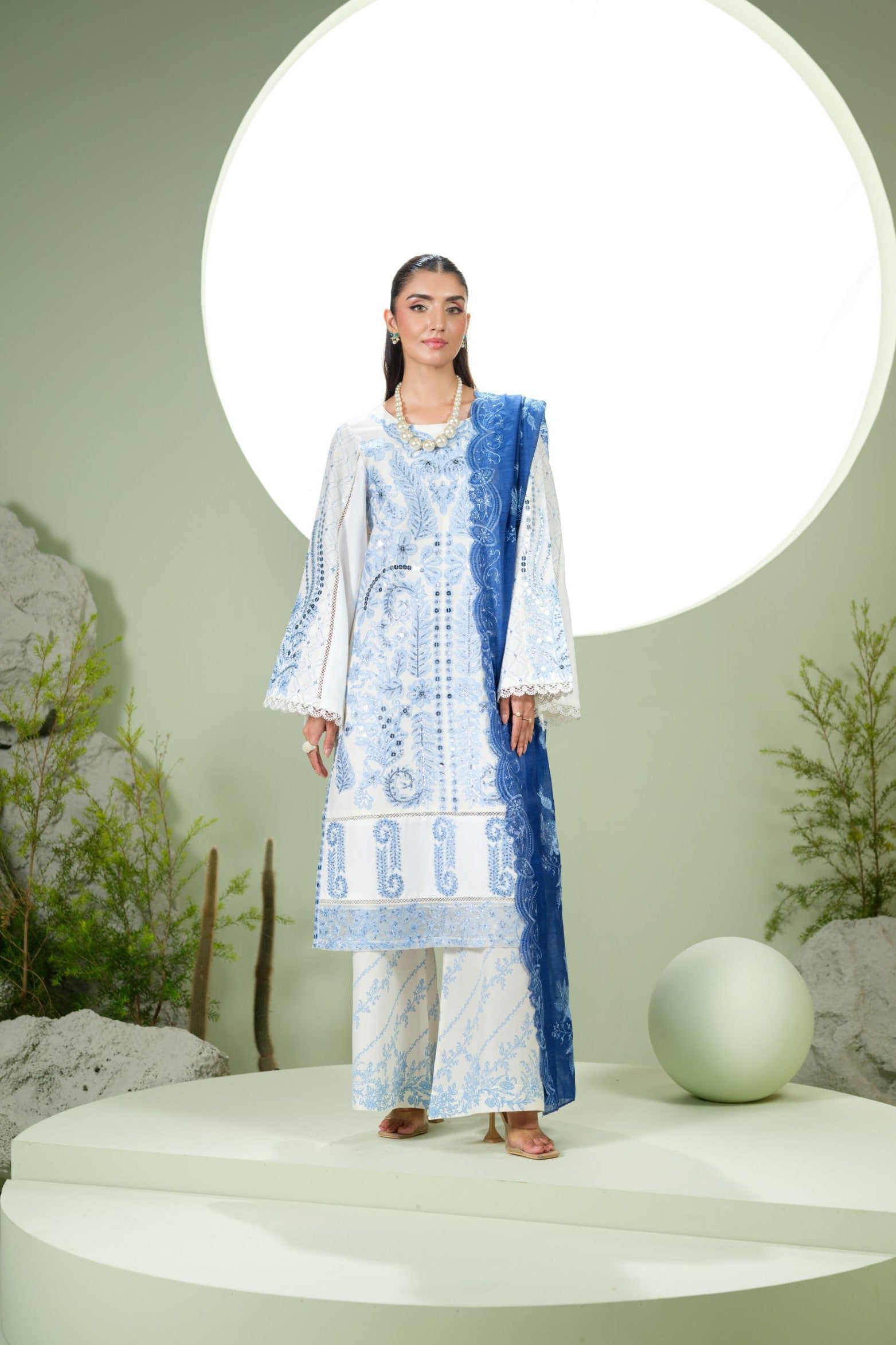 Heeras Embroidered Cambric 3 Piece Suit HEE72