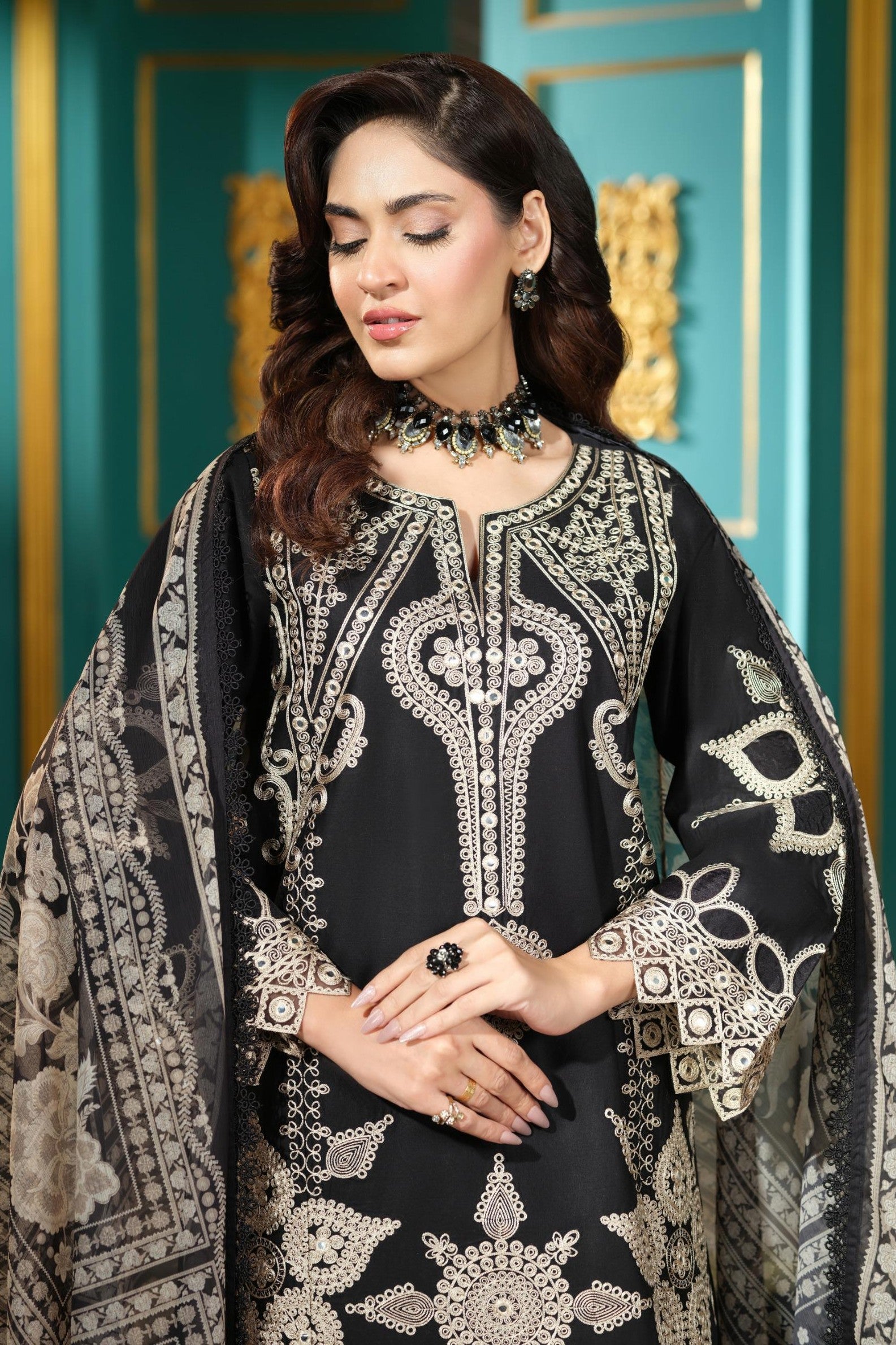 Heeras Embroidered Cambric 3 Piece Suit HEE69
