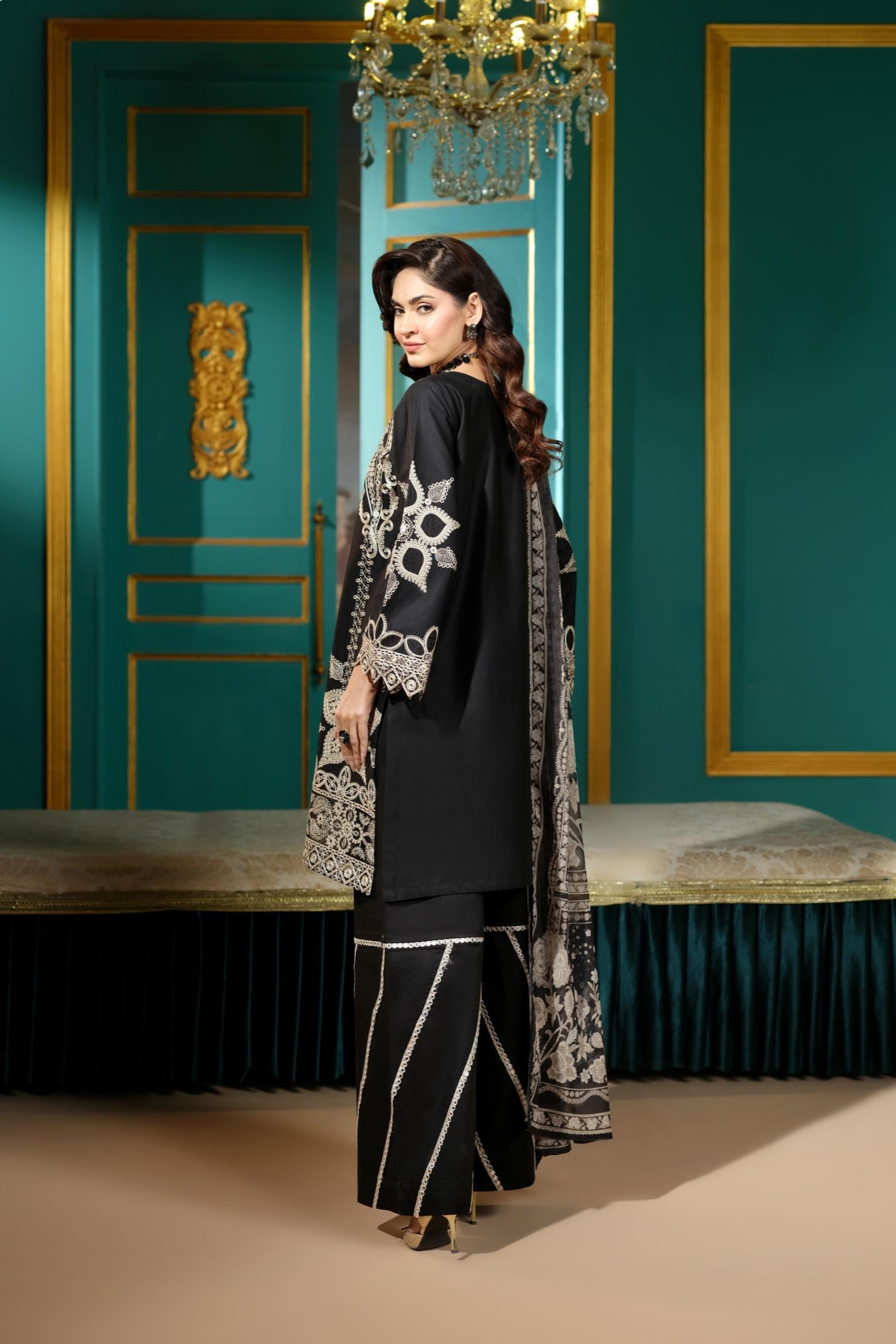 Heeras Embroidered Cambric 3 Piece Suit HEE69
