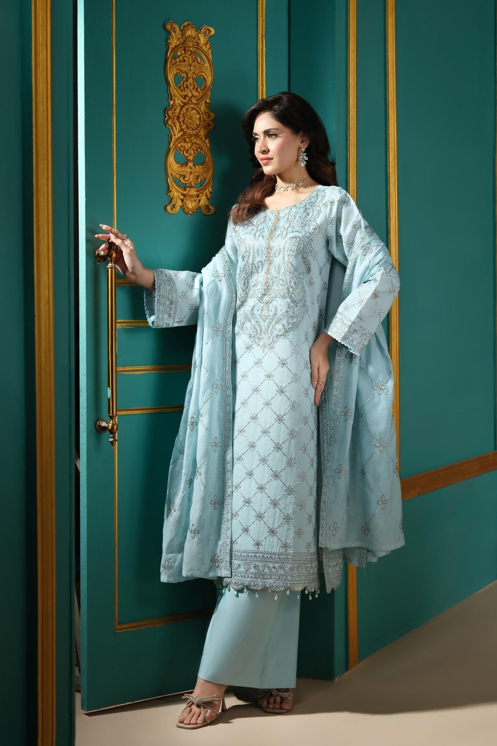 Heeras Embroidered Cambric 3 Piece Suit HEE70