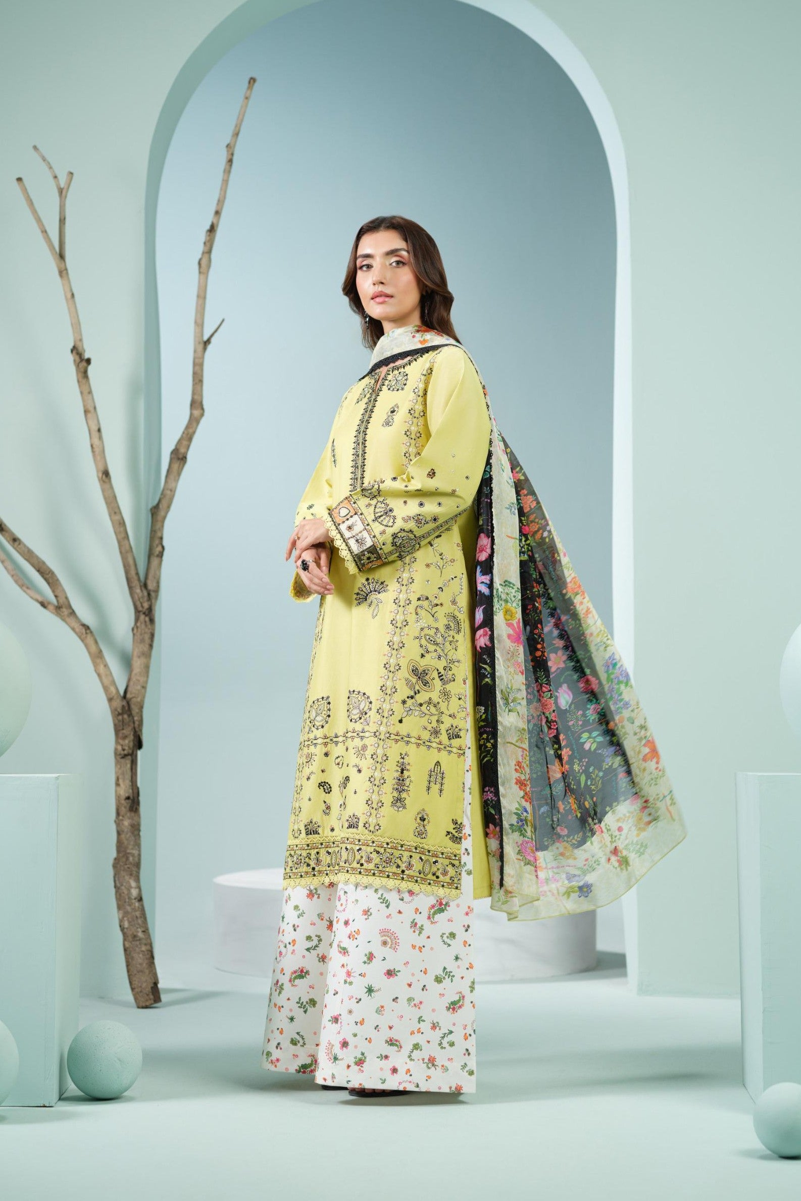 Heeras Embroidered Cambric 3 Piece Suit HEE71