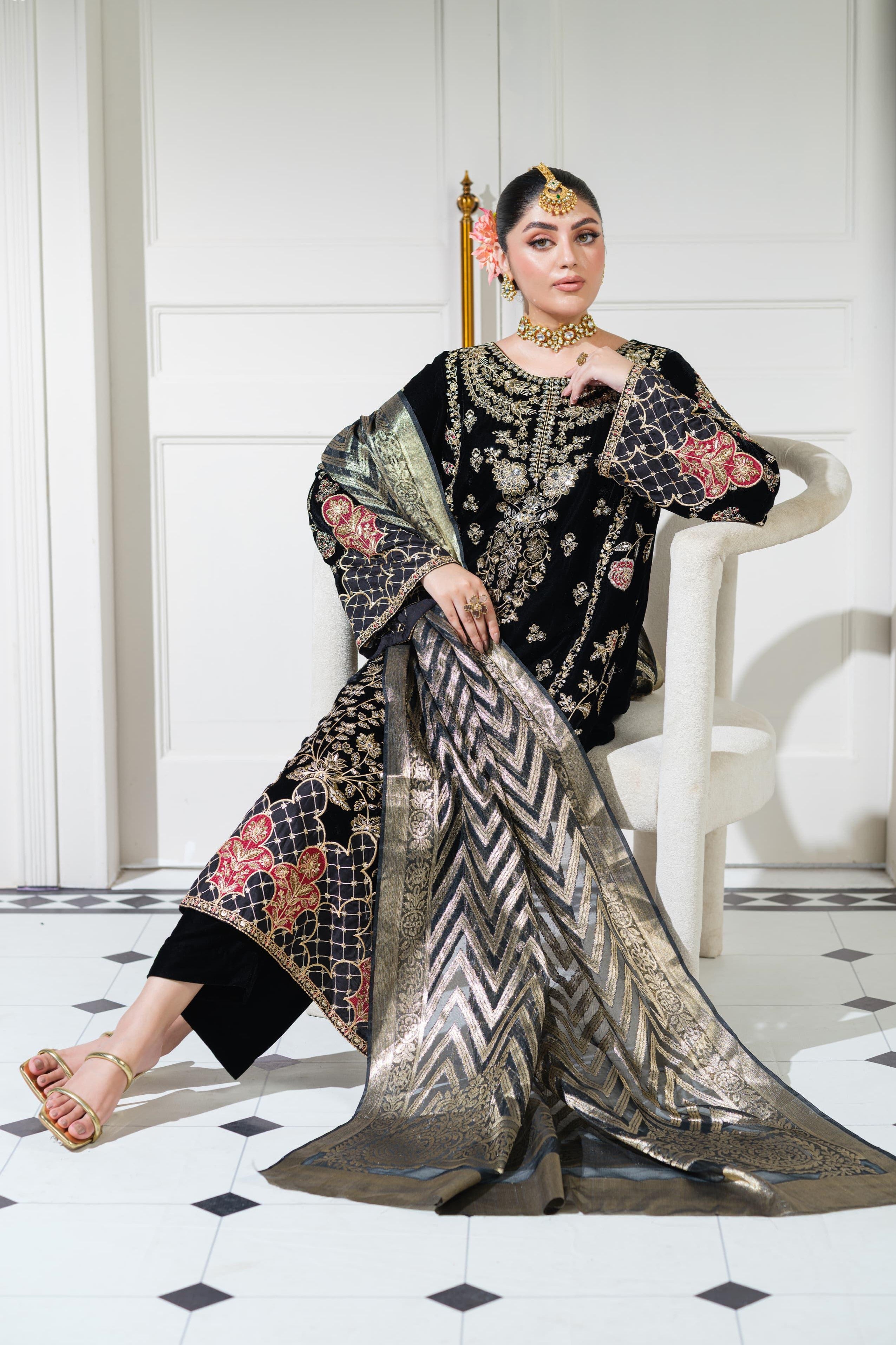 Heeras Embroidered Velvet 3 Piece Suit HEE55