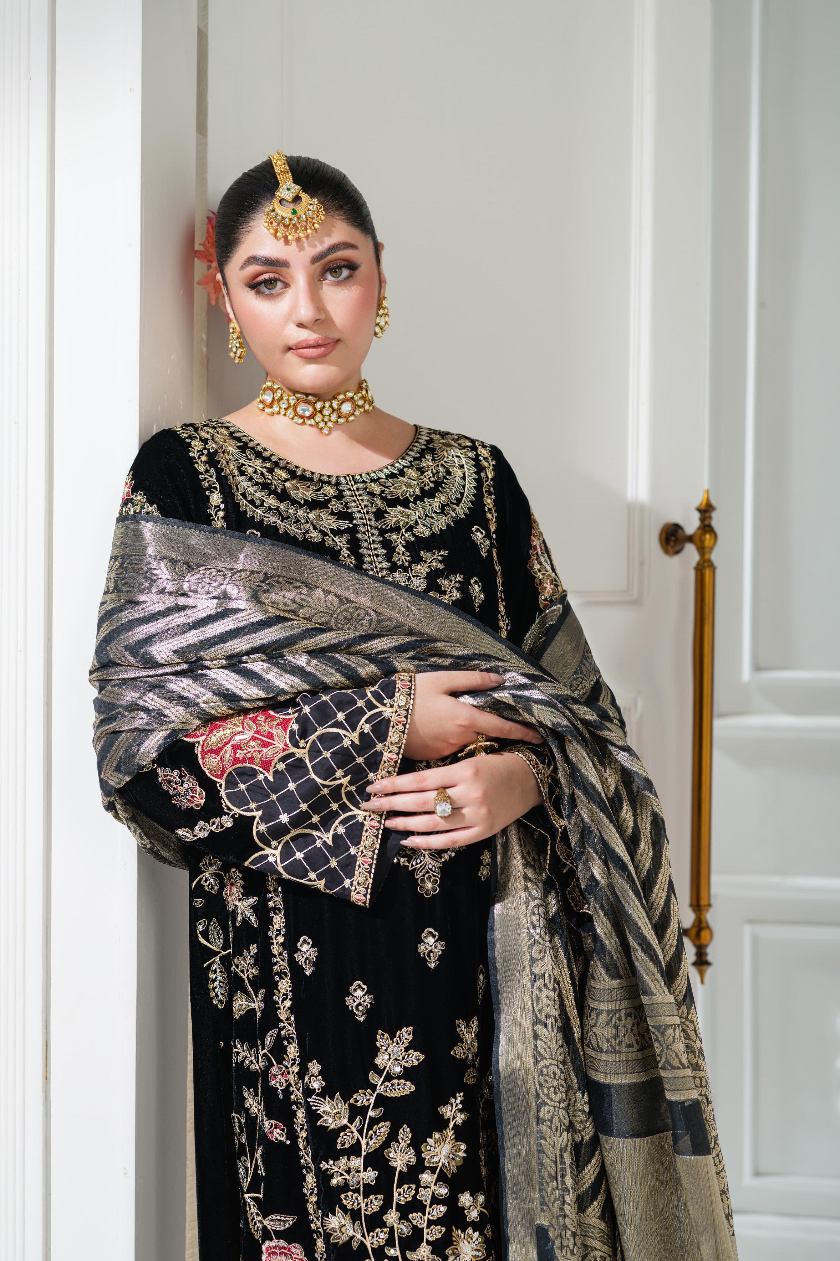 Heeras Embroidered Velvet 3 Piece Suit HEE55