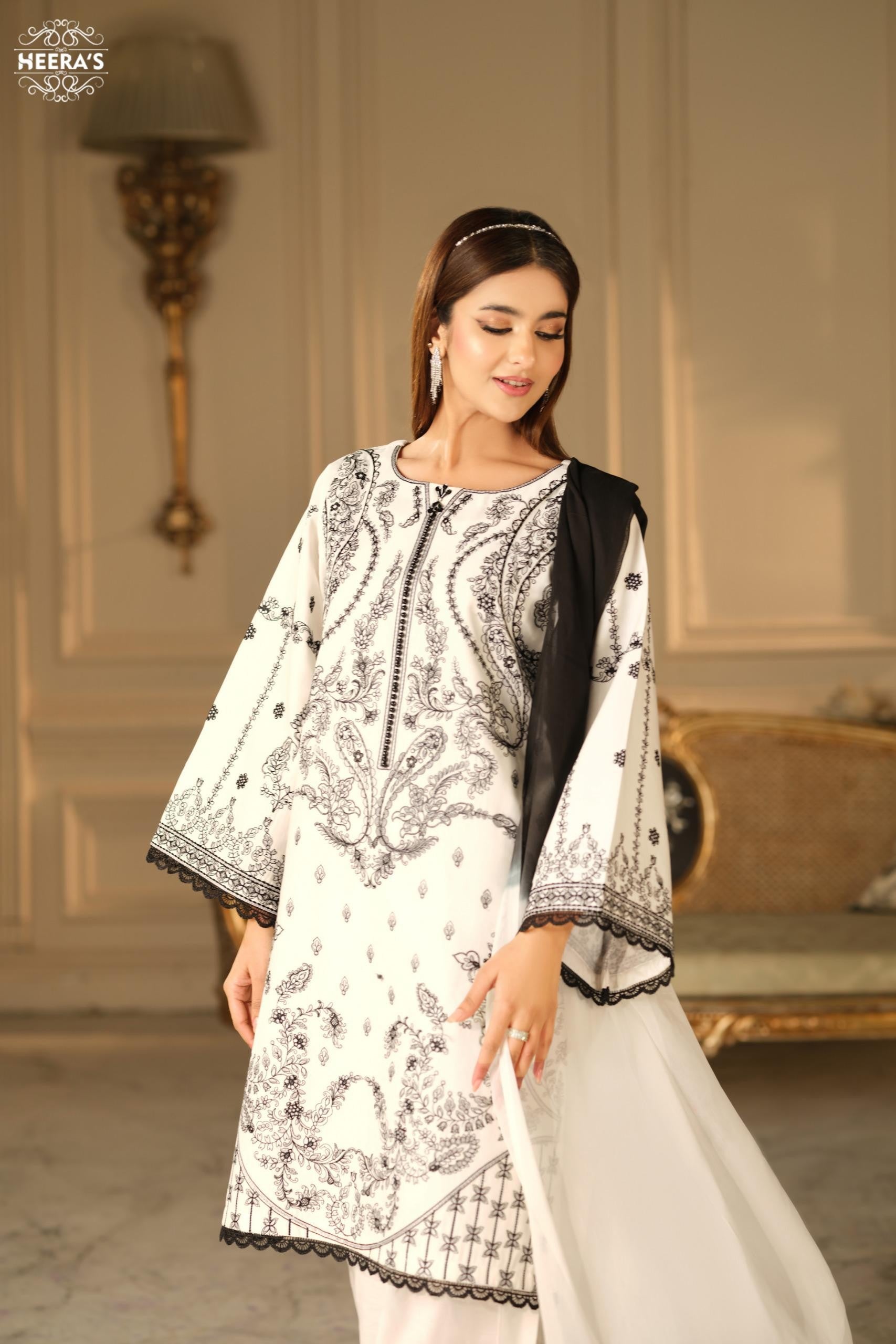 Heeras Embroidered Cambric 3 Piece Farshi Shalwar Suit HEE87