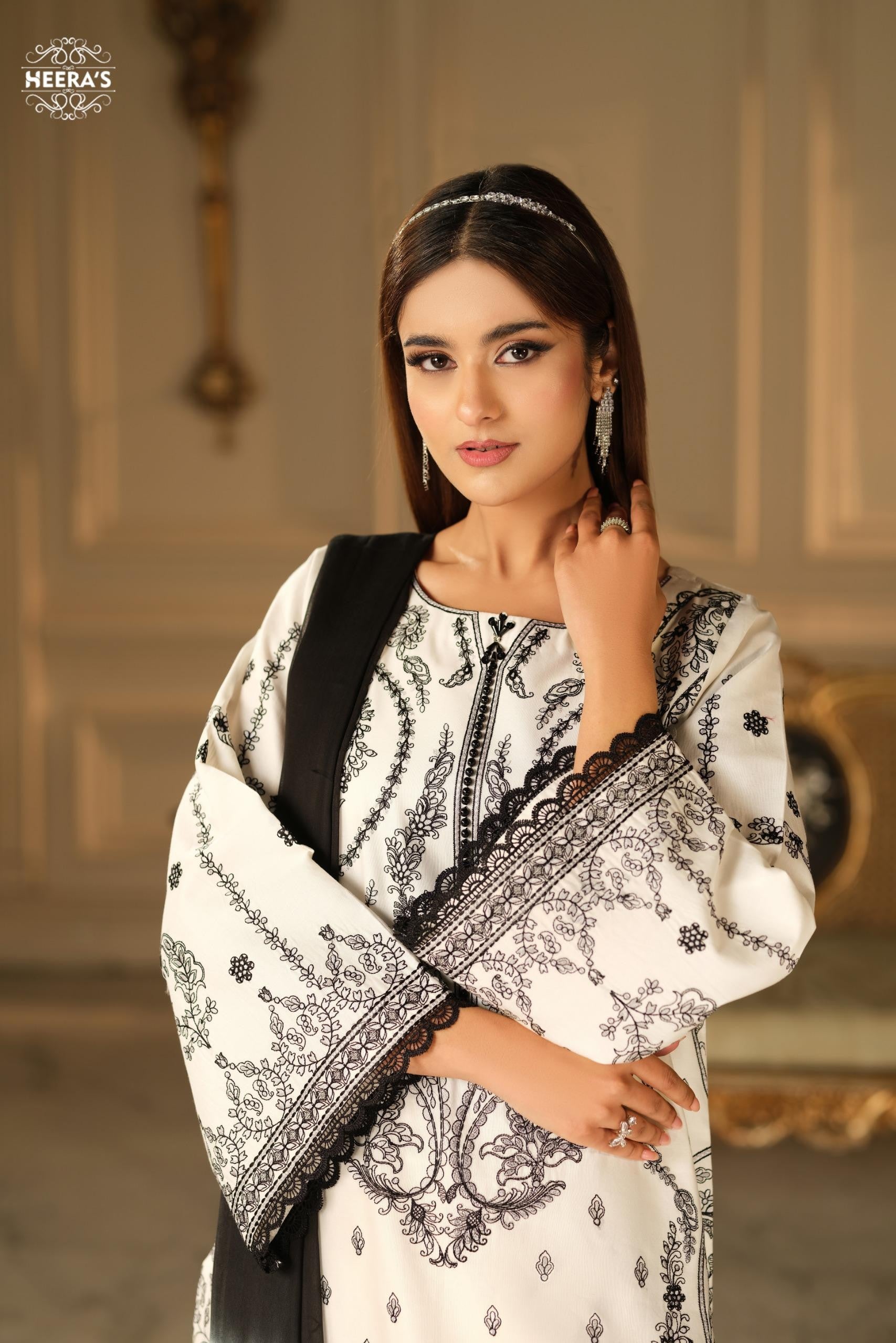 Heeras Embroidered Cambric 3 Piece Farshi Shalwar Suit HEE87