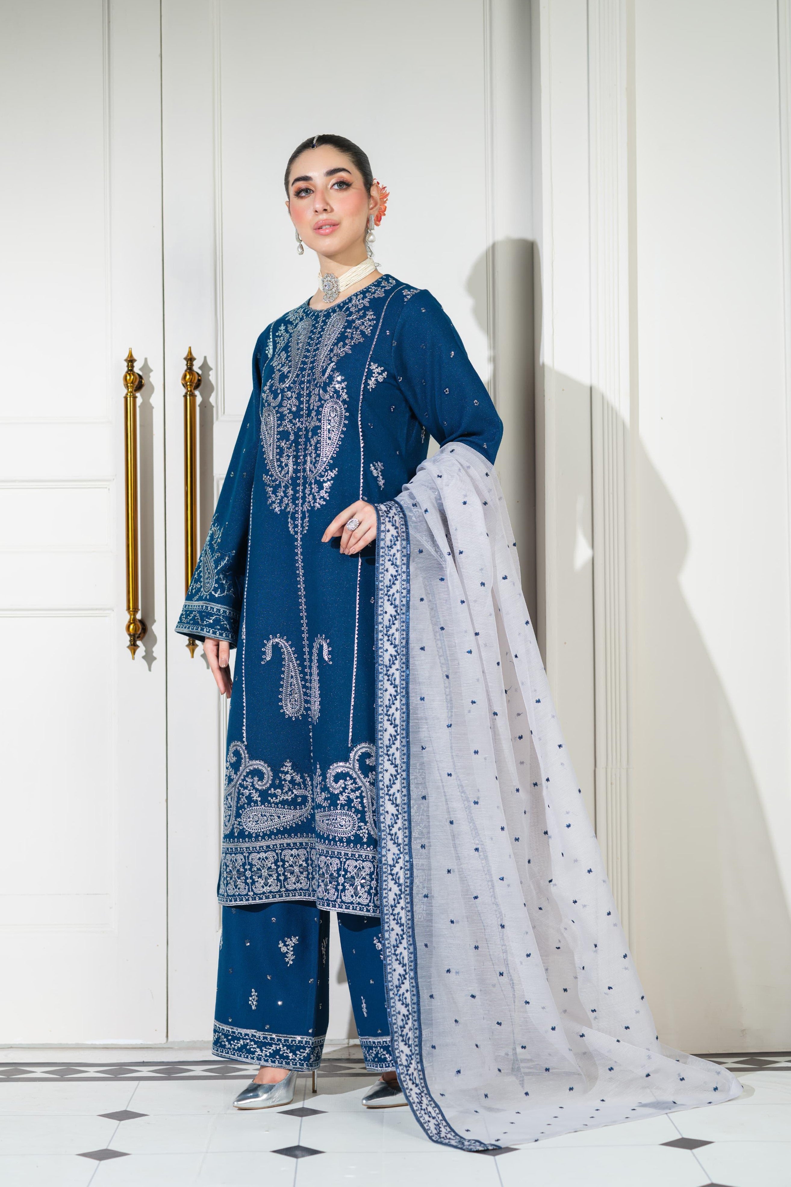 Heeras Embroidered Dhanak 3 Piece Suit HEE67