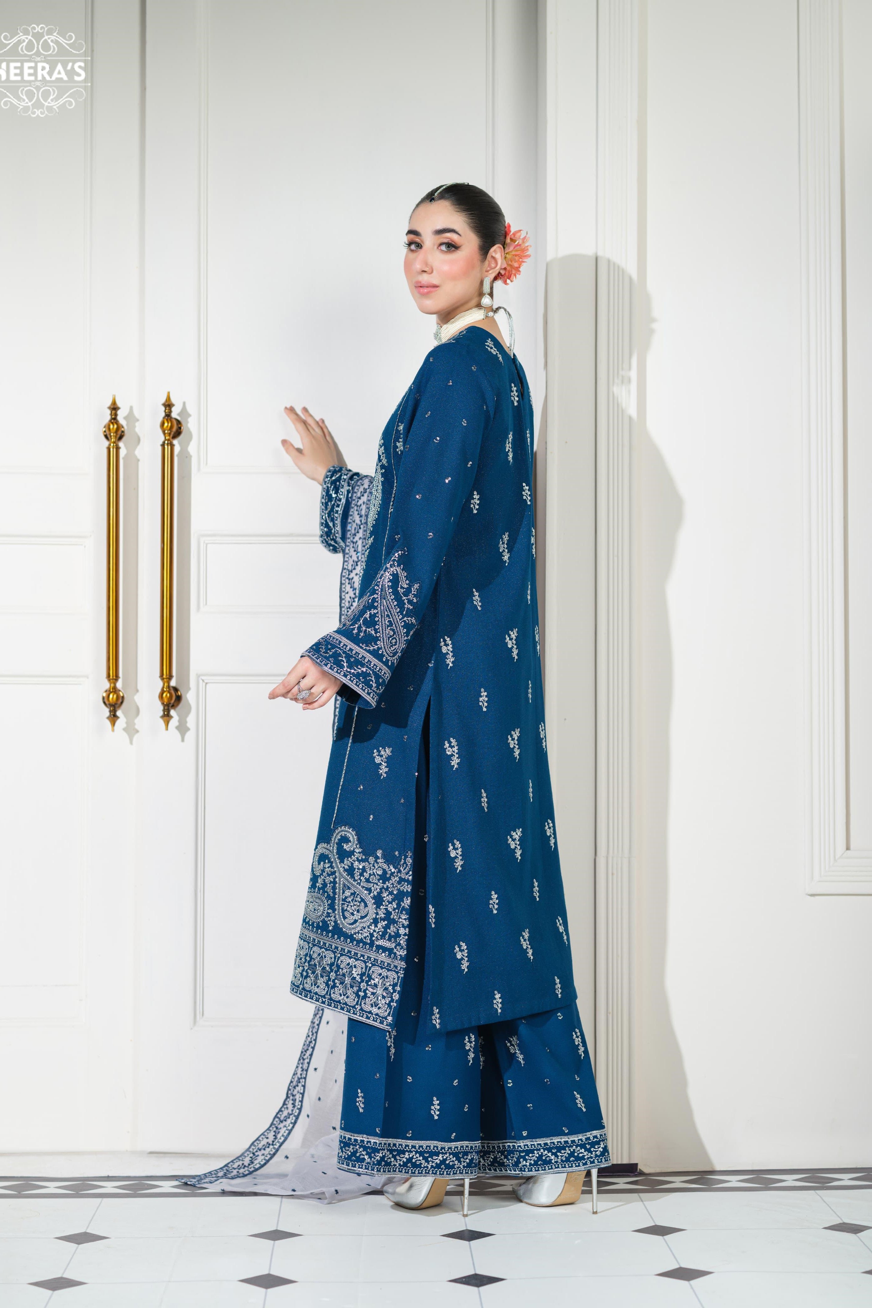 Heeras Embroidered Dhanak 3 Piece Suit HEE67
