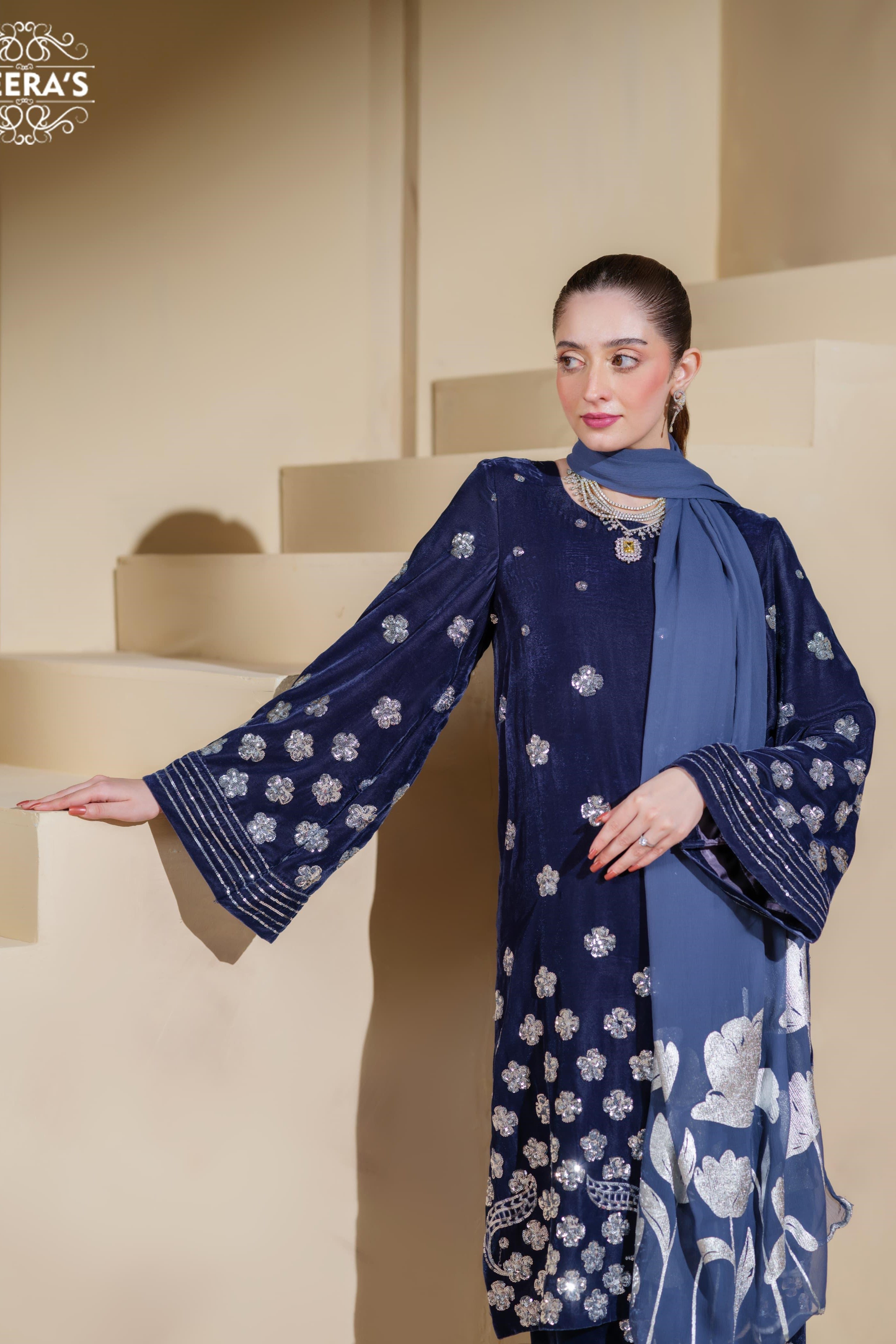 Heeras Embroidered Velvet 3 Piece Suit HEE58