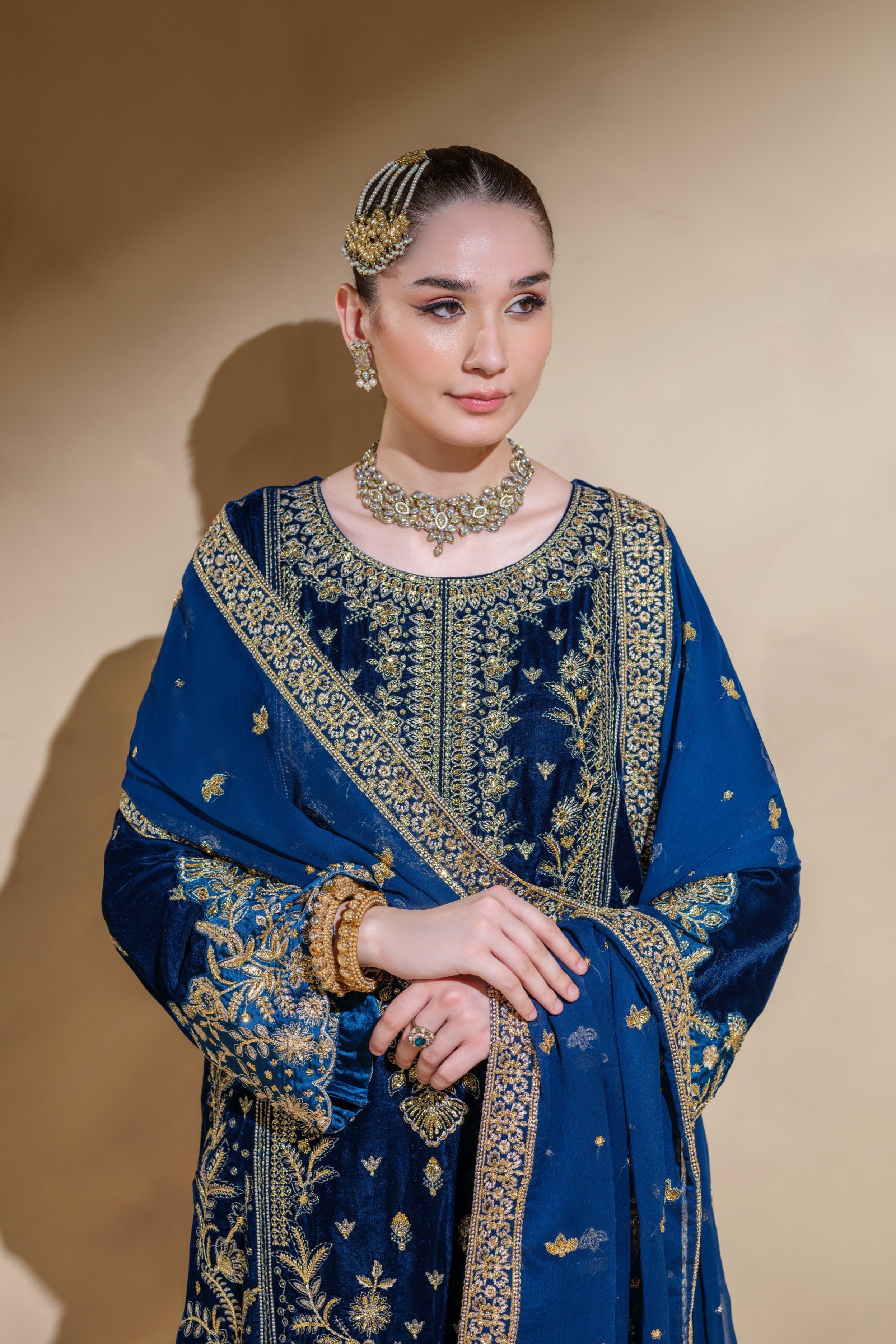 Heeras Embroidered Velvet 3 Piece Suit HEE64