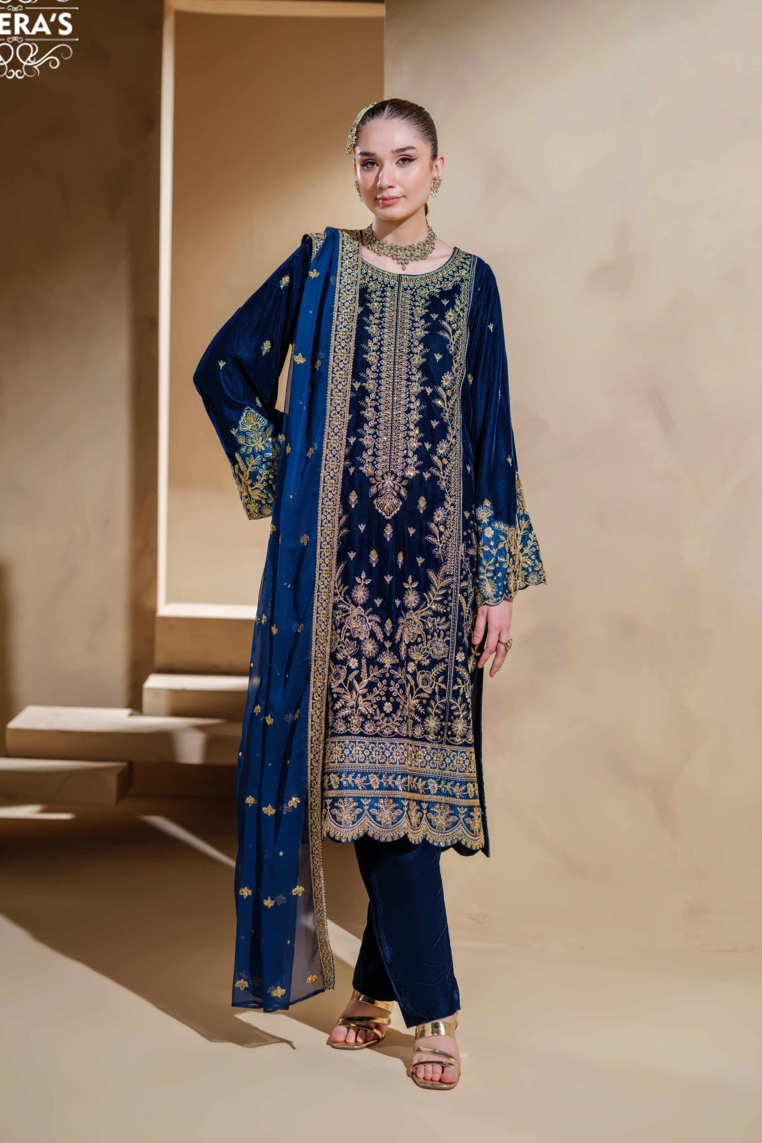 Heeras Embroidered Velvet 3 Piece Suit HEE64