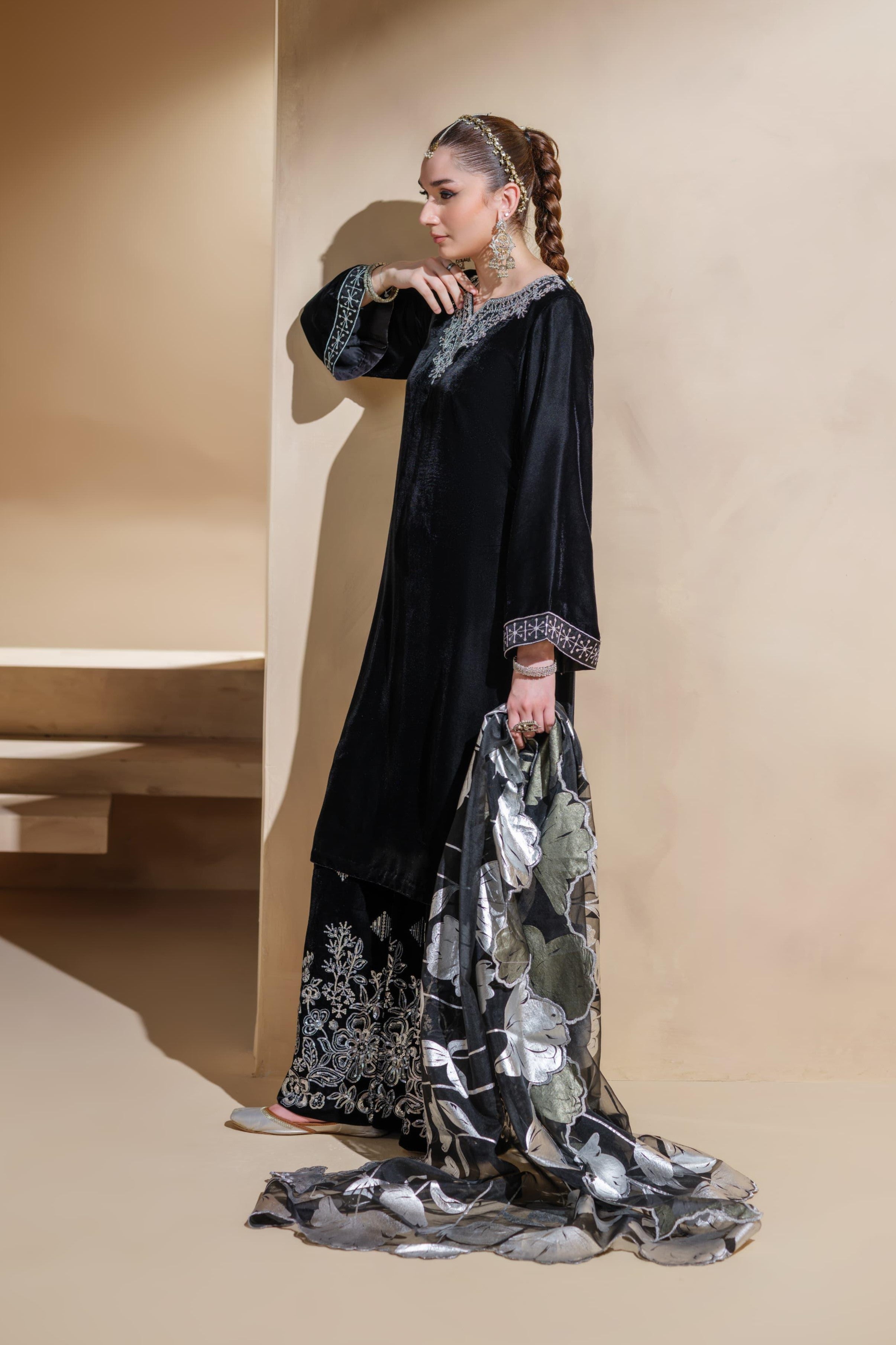 Heeras Embroidered Velvet 3 Piece Suit HEE66