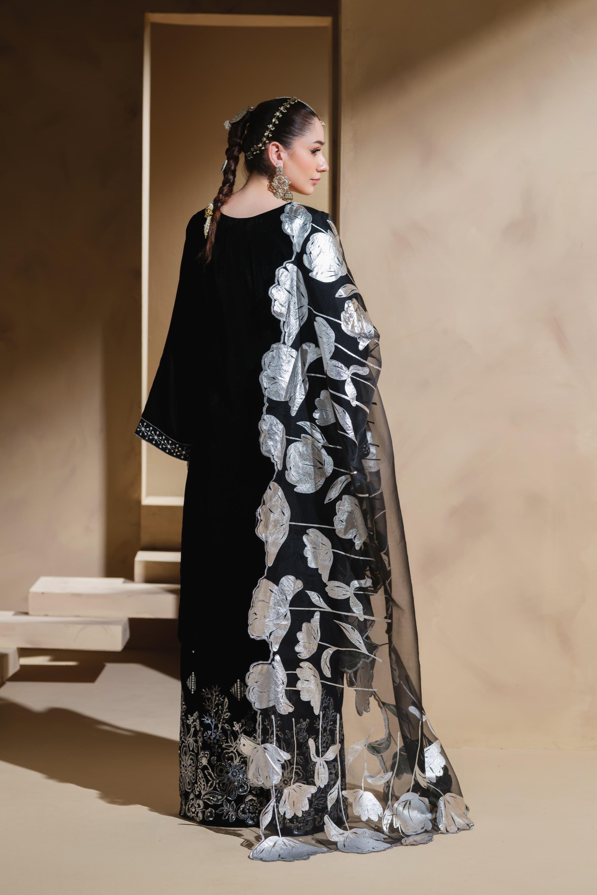 Heeras Embroidered Velvet 3 Piece Suit HEE66