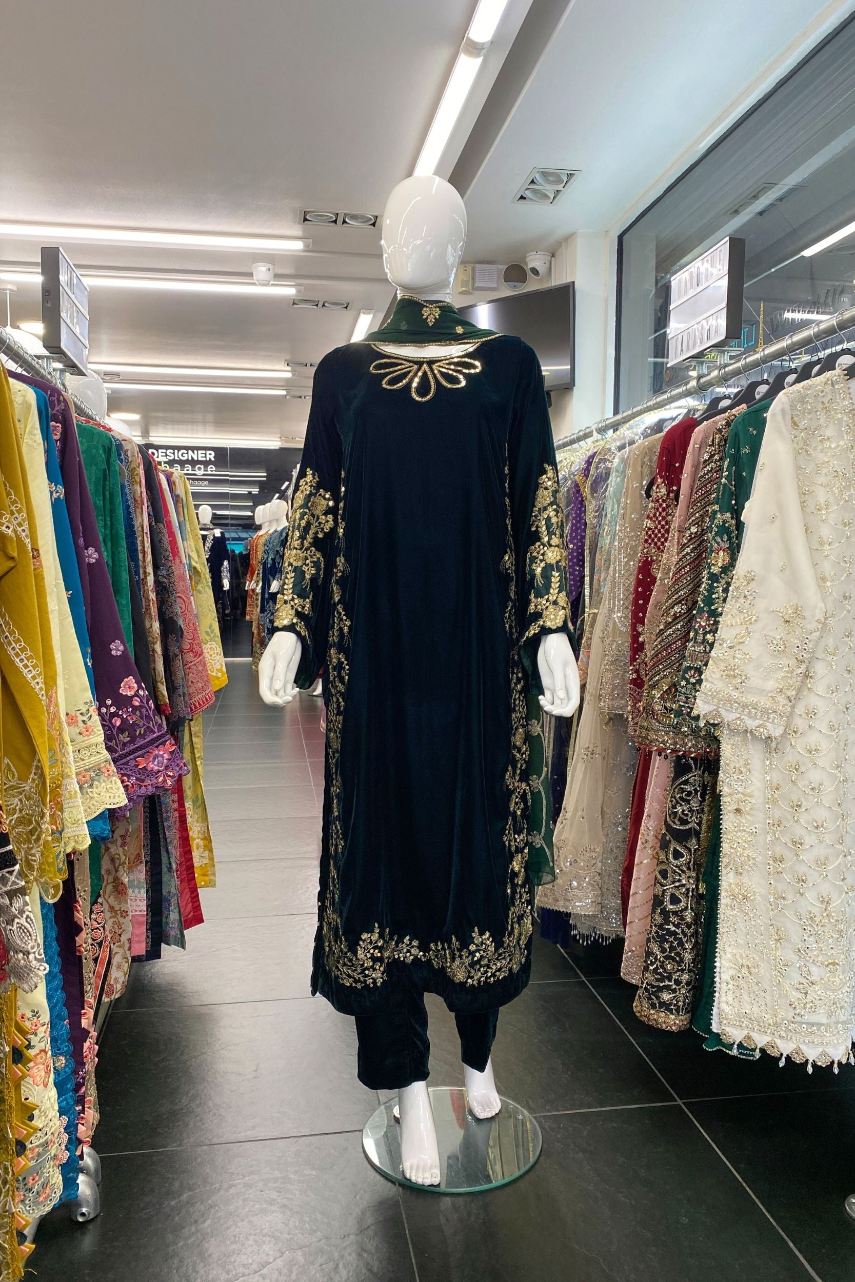 Heeras Embroidered Velvet 3 Piece Suit HEE59