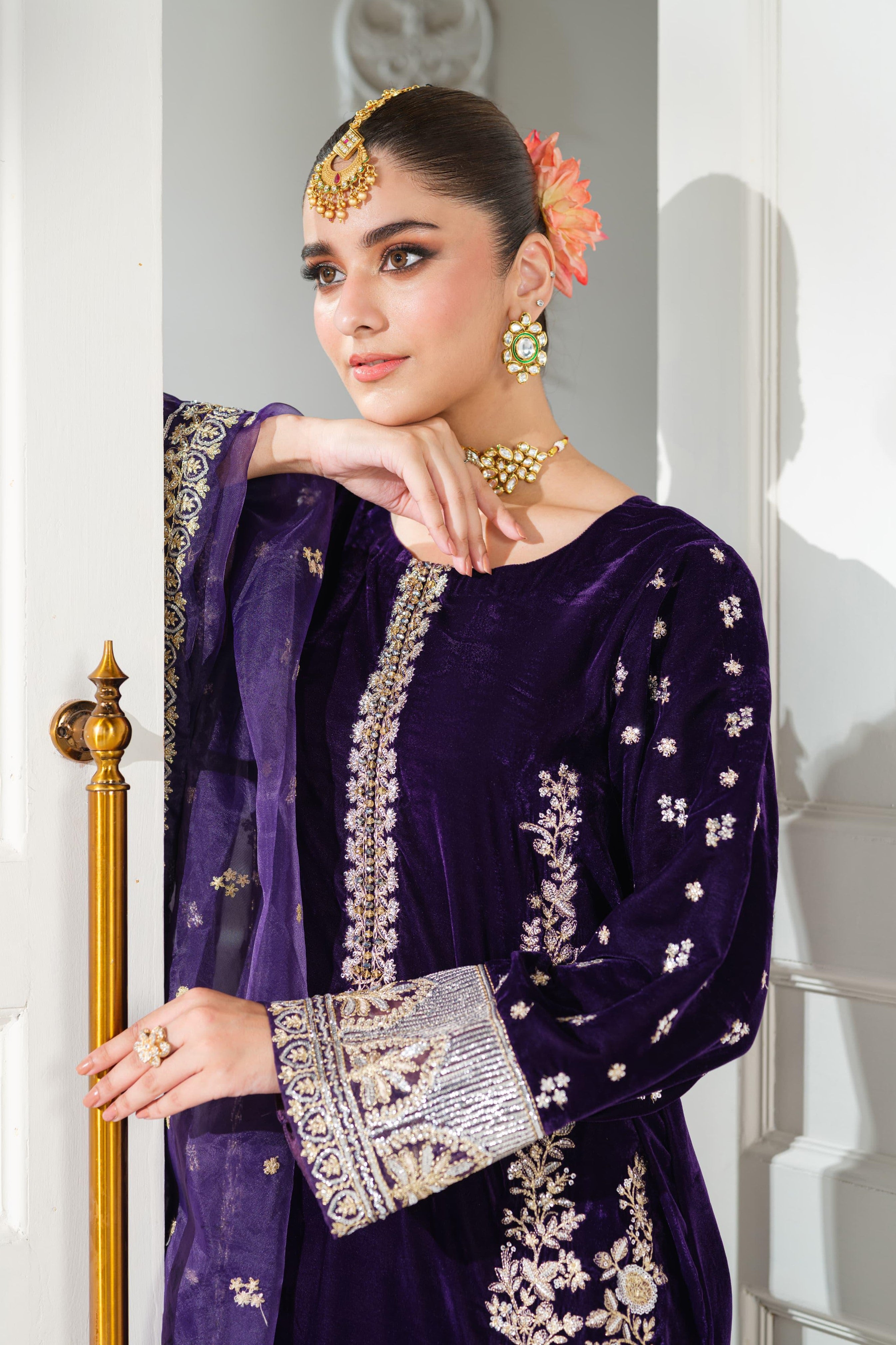 Heeras Embroidered Velvet 3 Piece Suit HEE56