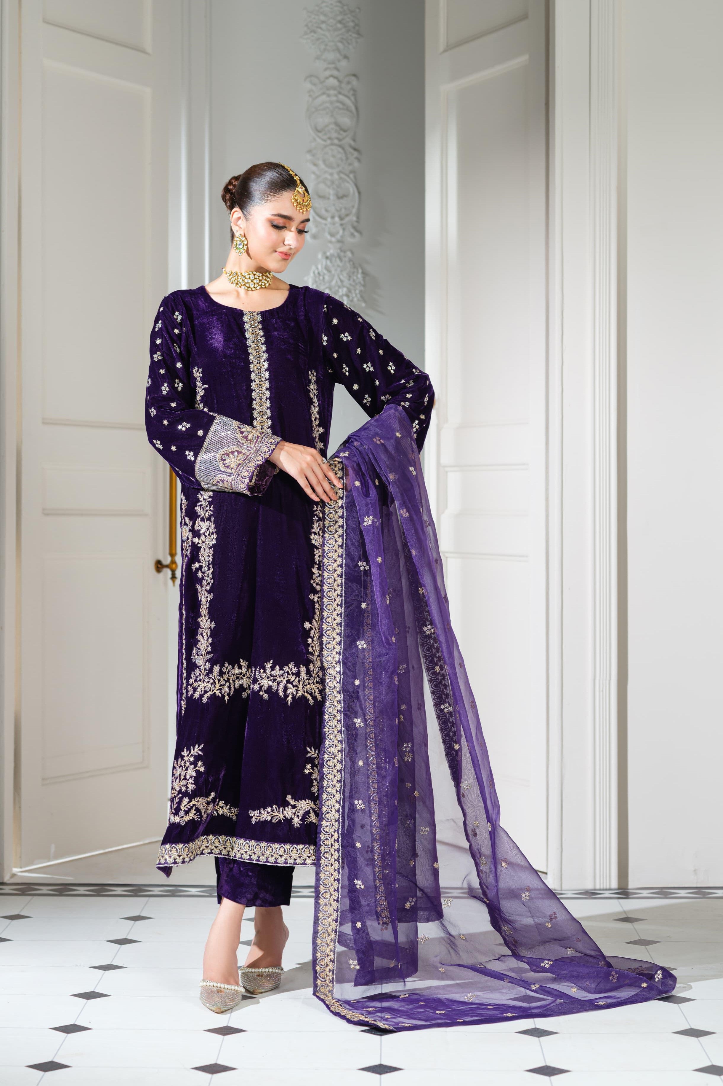 Heeras Embroidered Velvet 3 Piece Suit HEE56