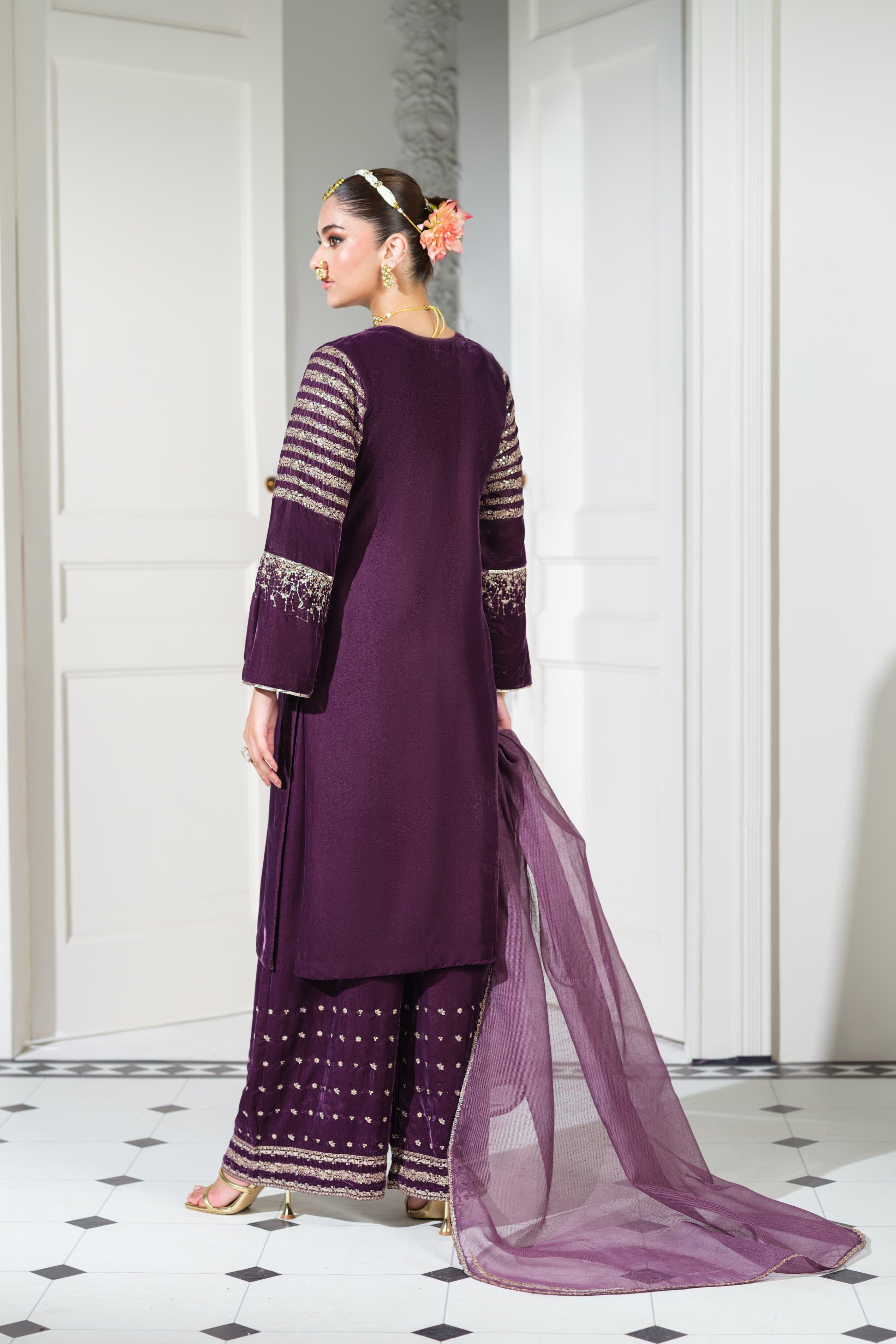 Heeras Embroidered Velvet 3 Piece Suit HEE57