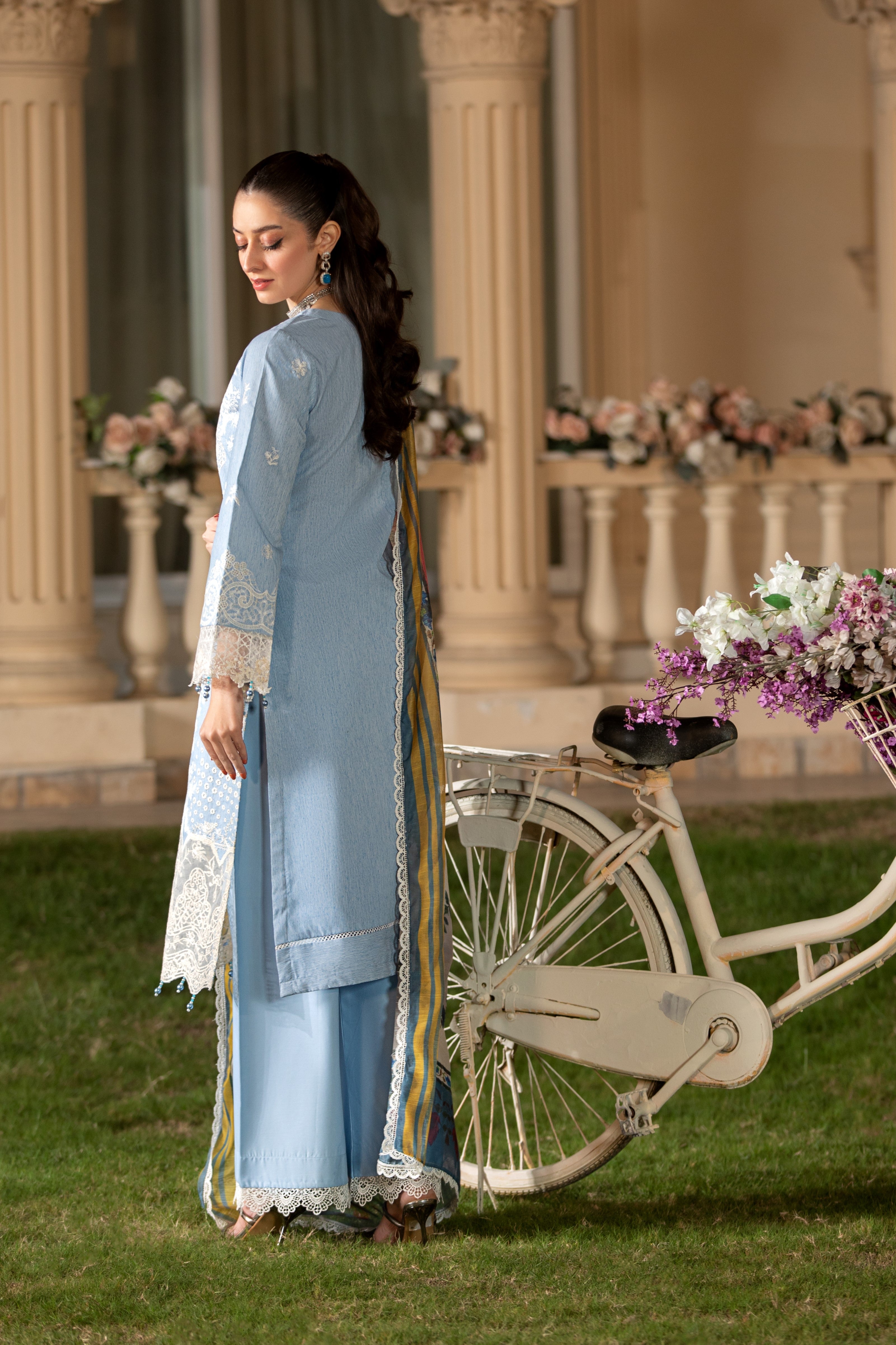 Heeras Embroidered Cambric 3 Piece Suit HEE05
